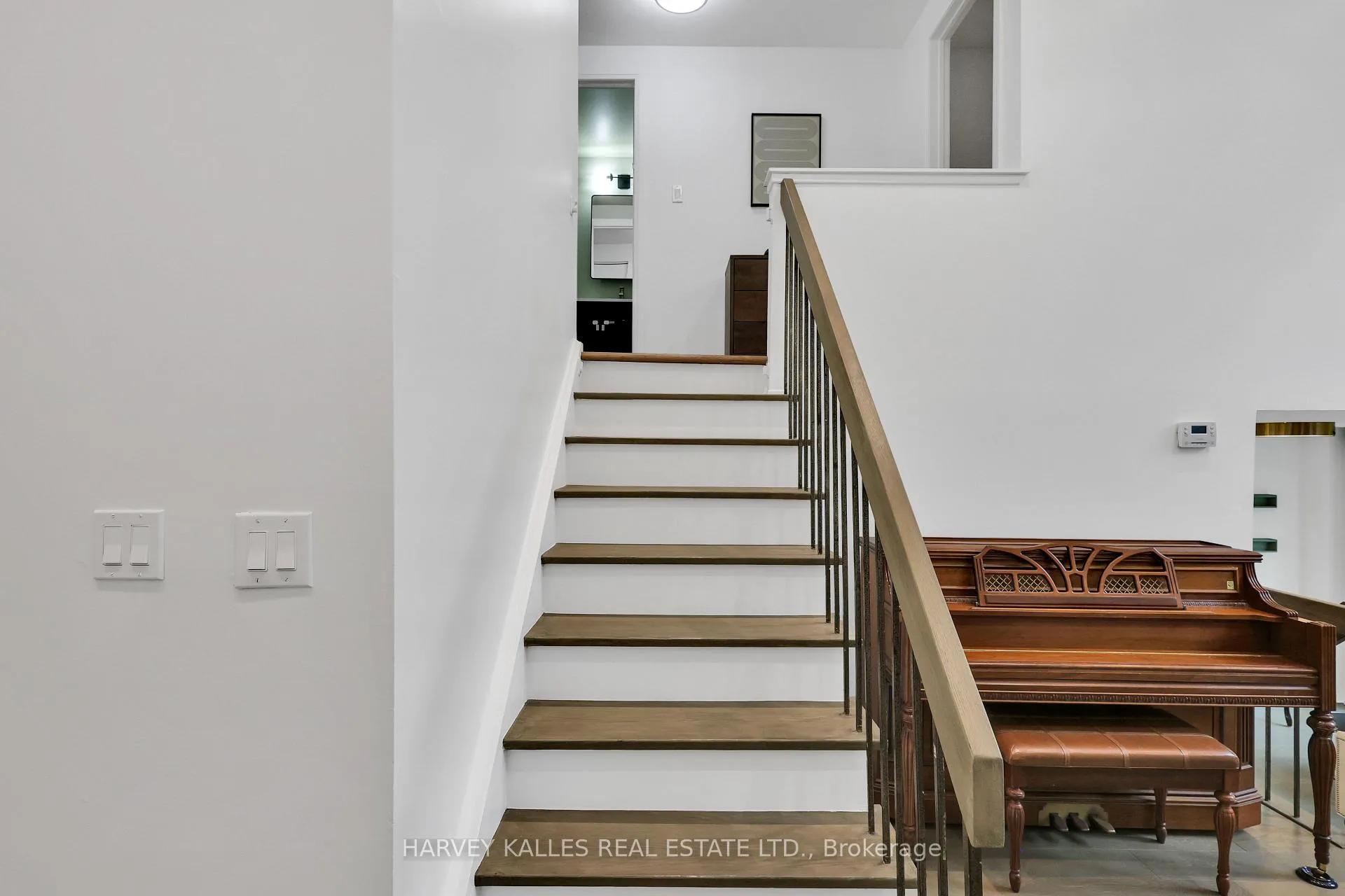 Photo 17 of 41 Donnamora Crescent, Markham, German Mills — HOMEH