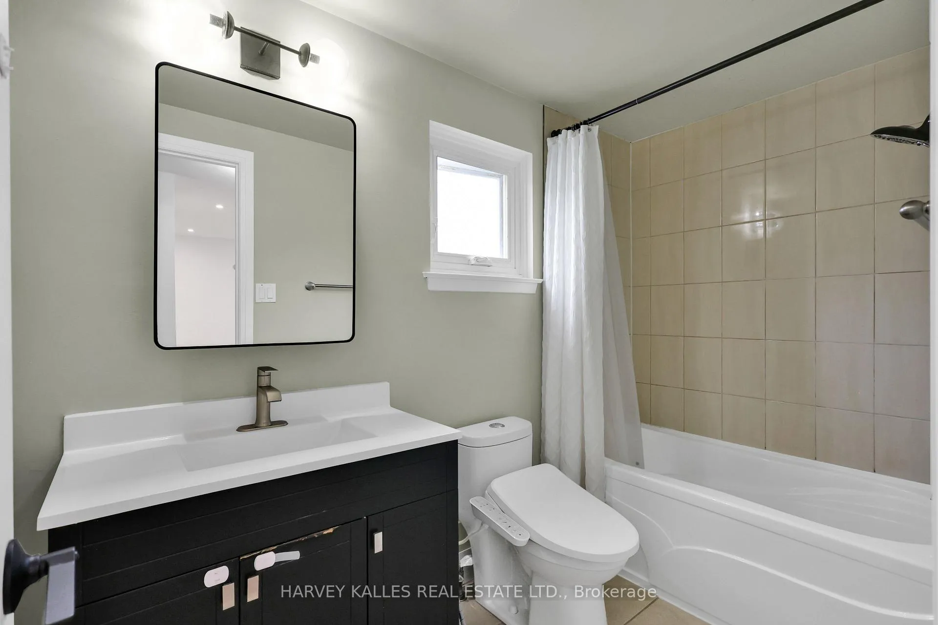 Photo 24 of 41 Donnamora Crescent, Markham, German Mills — HOMEH