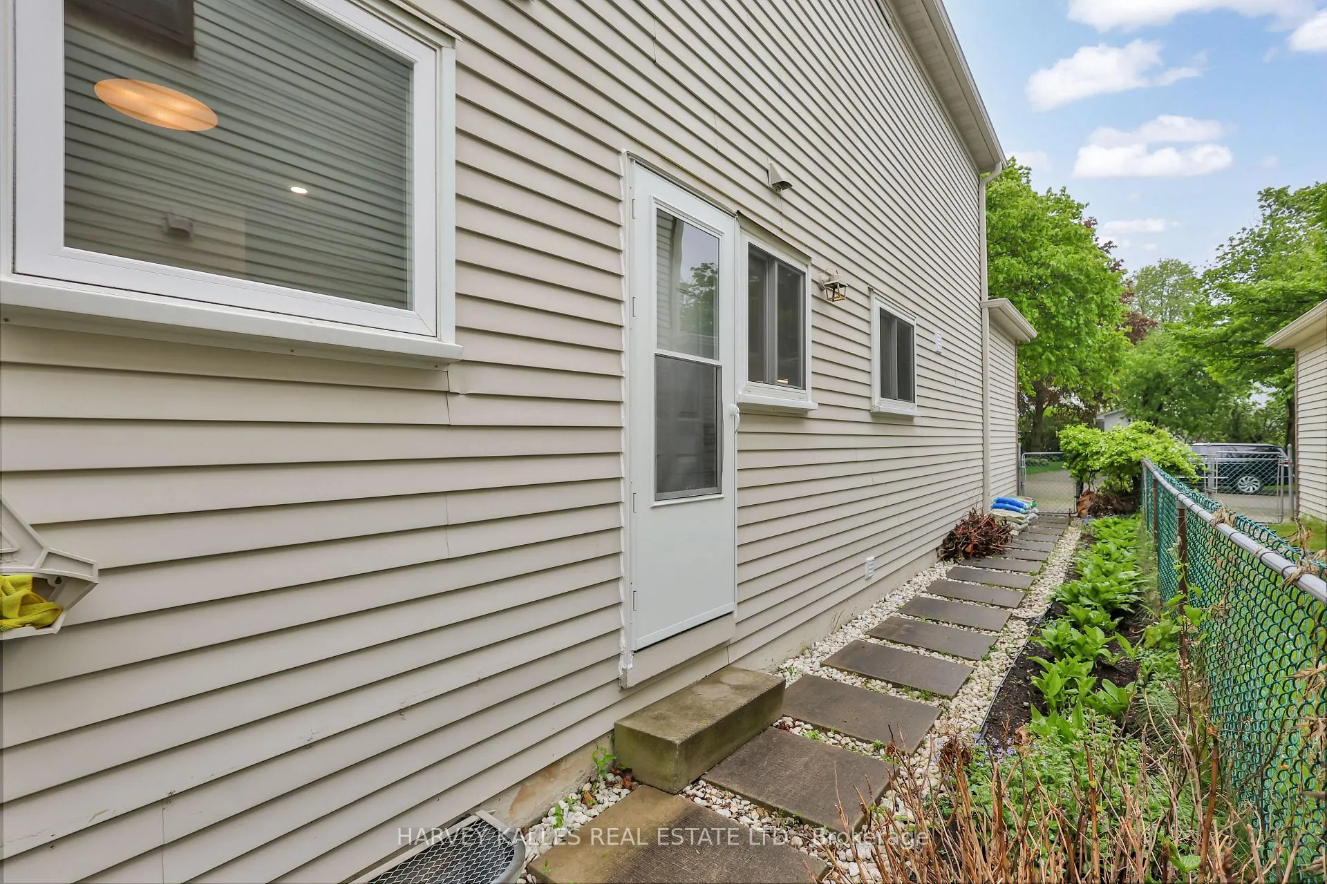 Photo 35 of 41 Donnamora Crescent, Markham, German Mills — HOMEH