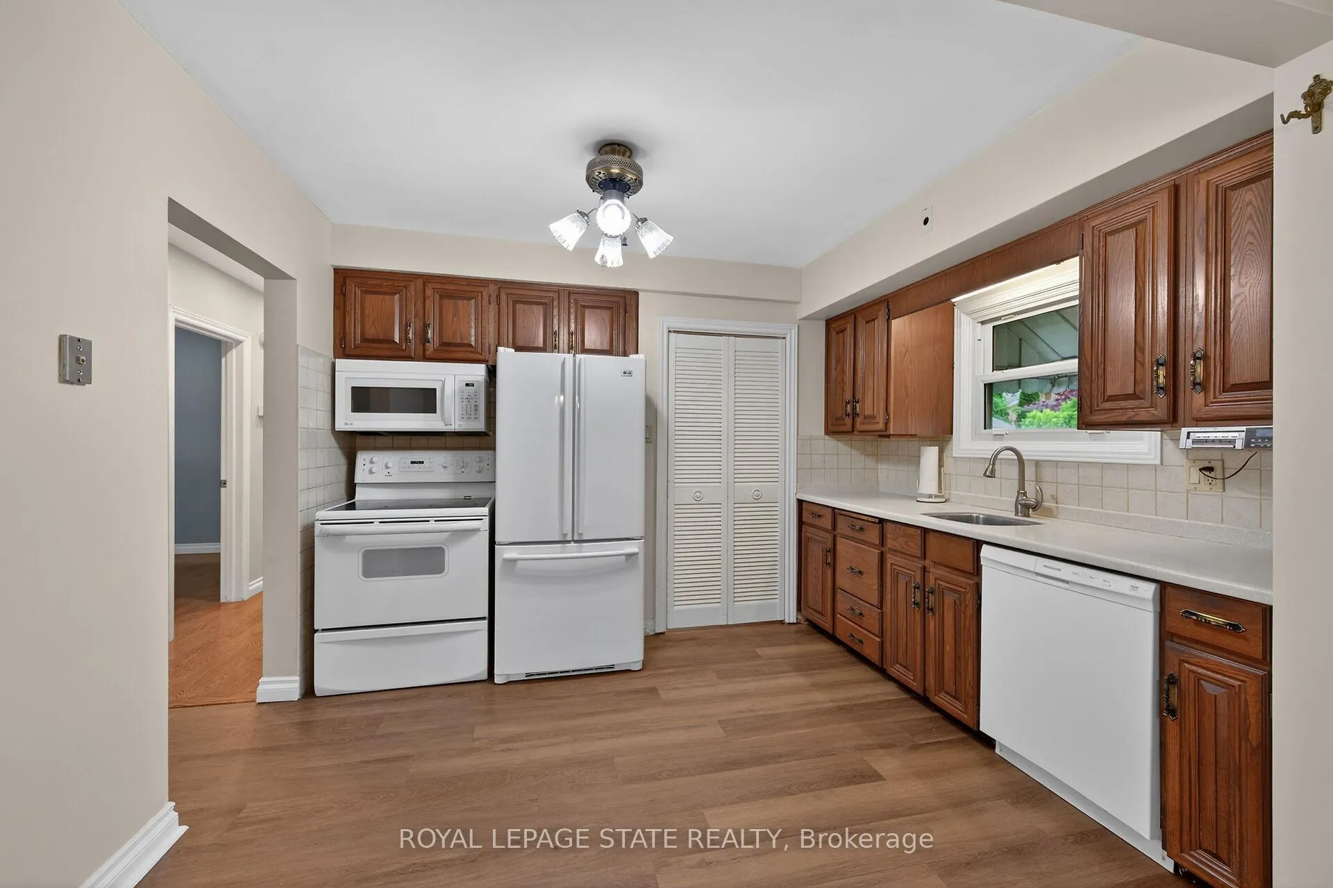 Photo 9 of 88 West 33rd Street, Hamilton, Westcliffe — HOMEH