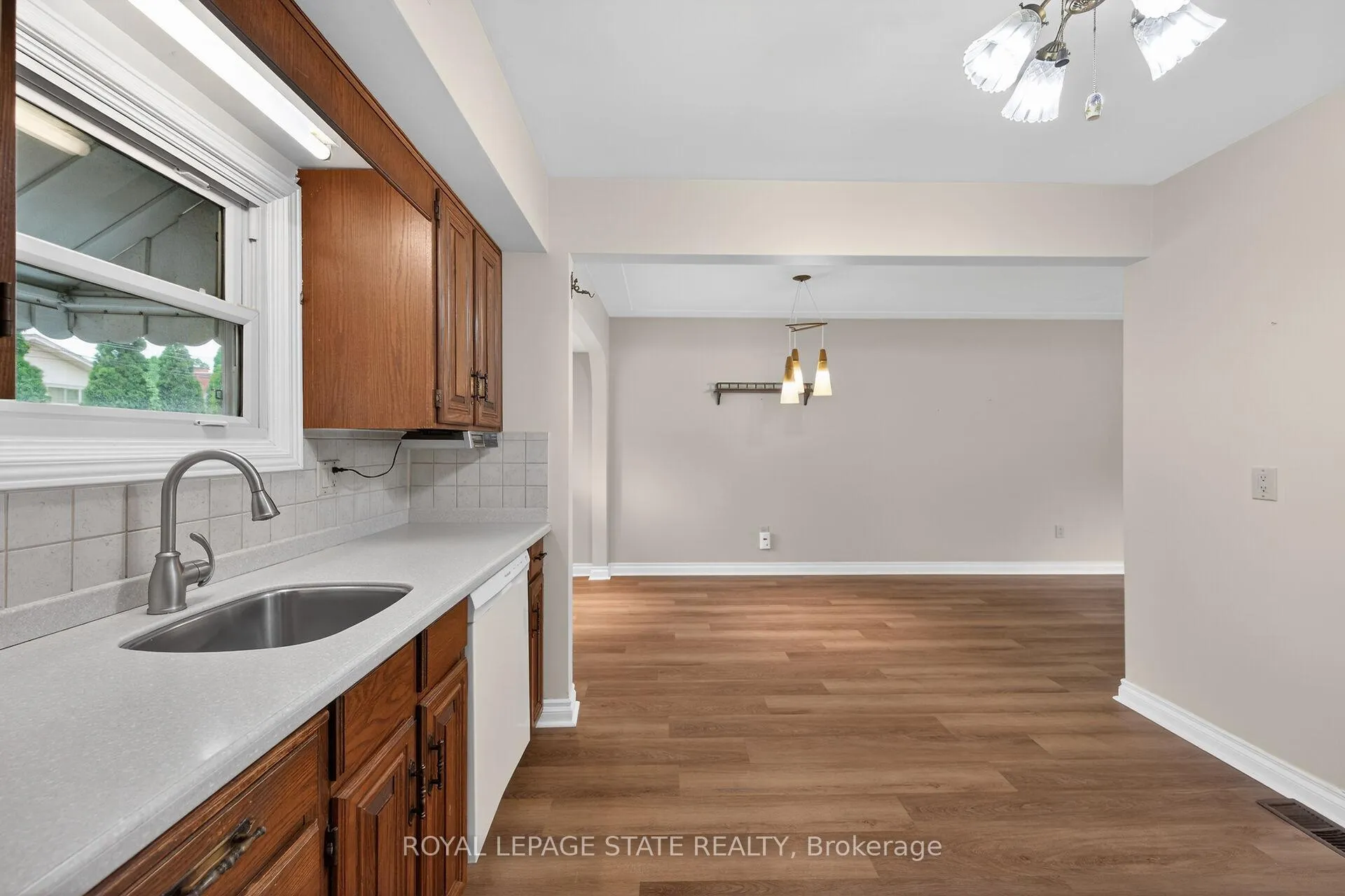 Photo 12 of 88 West 33rd Street, Hamilton, Westcliffe — HOMEH