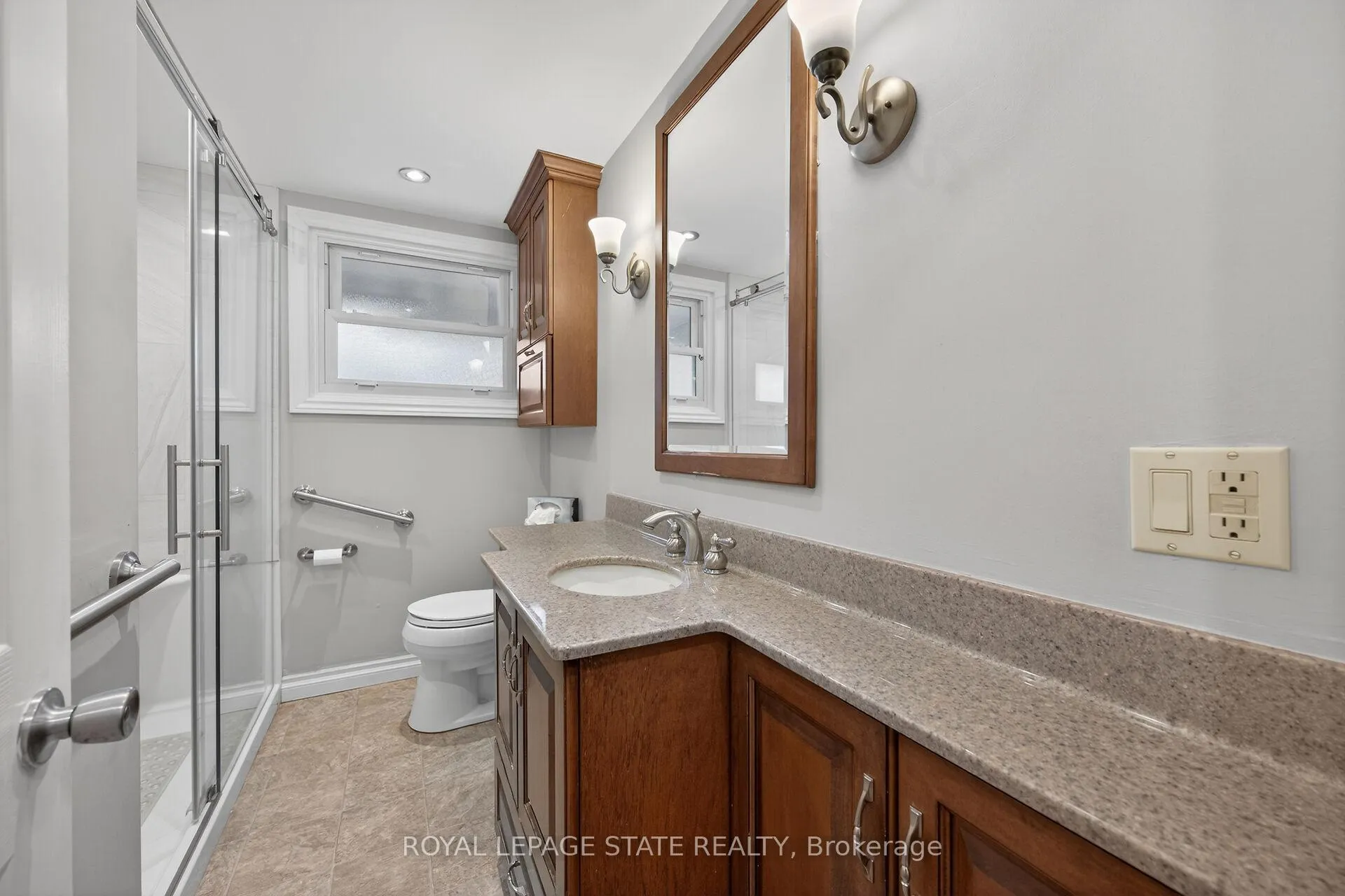 Photo 23 of 88 West 33rd Street, Hamilton, Westcliffe — HOMEH