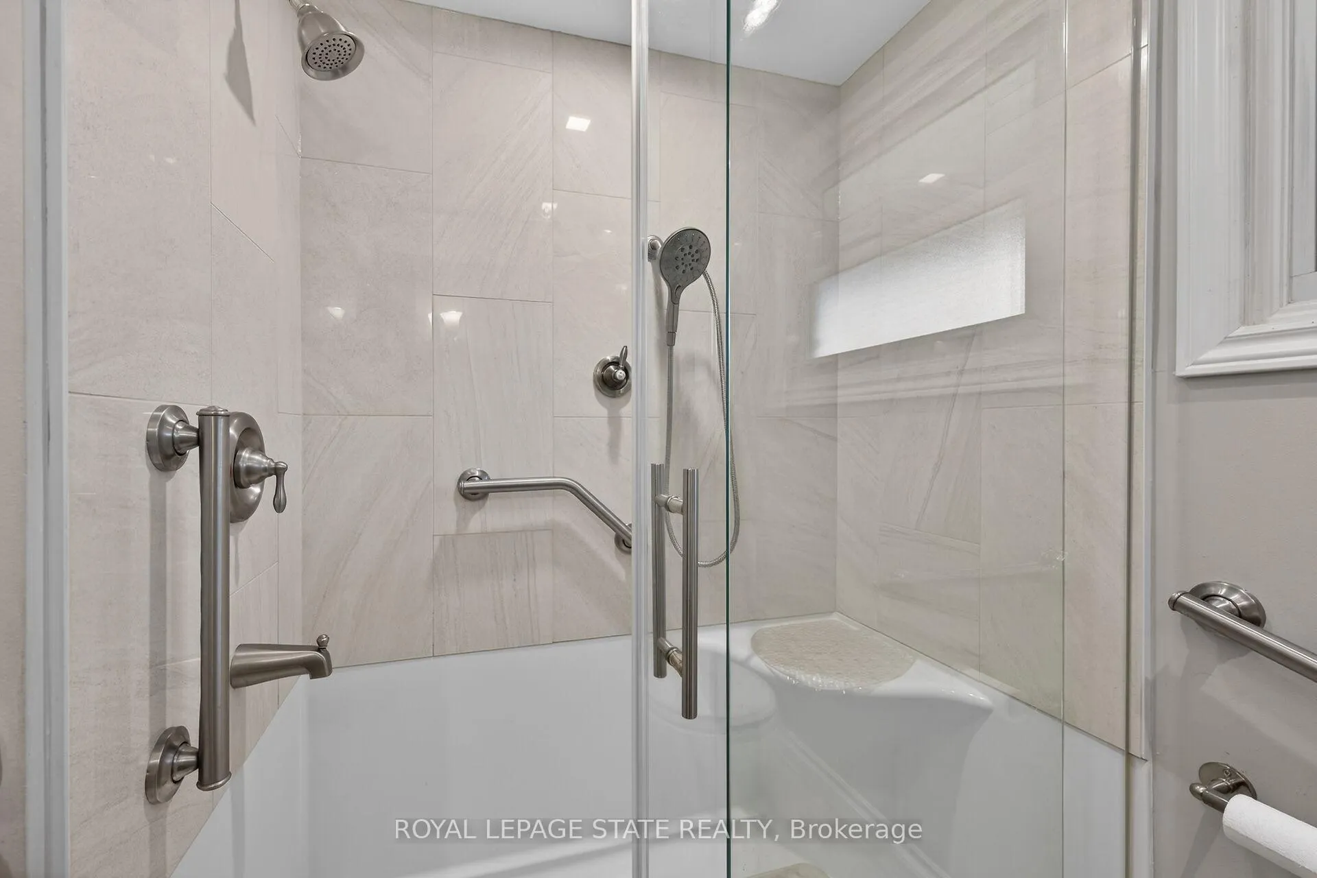 Photo 25 of 88 West 33rd Street, Hamilton, Westcliffe — HOMEH