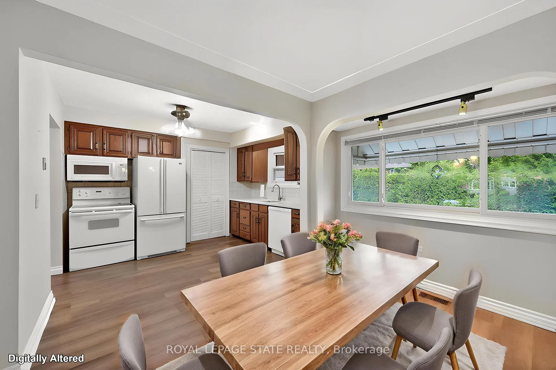 Photo 39 of 88 West 33rd Street, Hamilton, Westcliffe — HOMEH