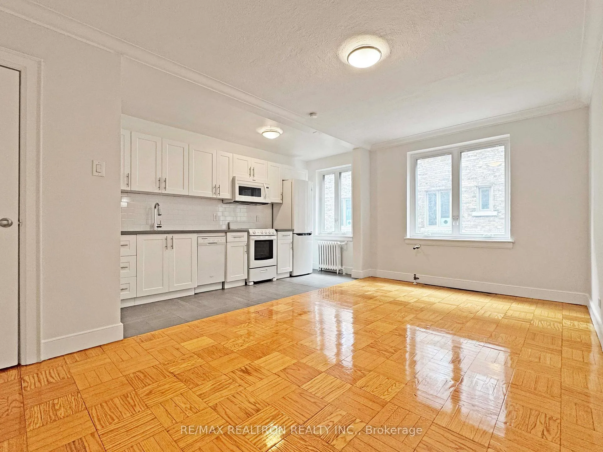 Photo 1 of Unit 414, 396 Avenue Road, Toronto, Casa Loma — HOMEH