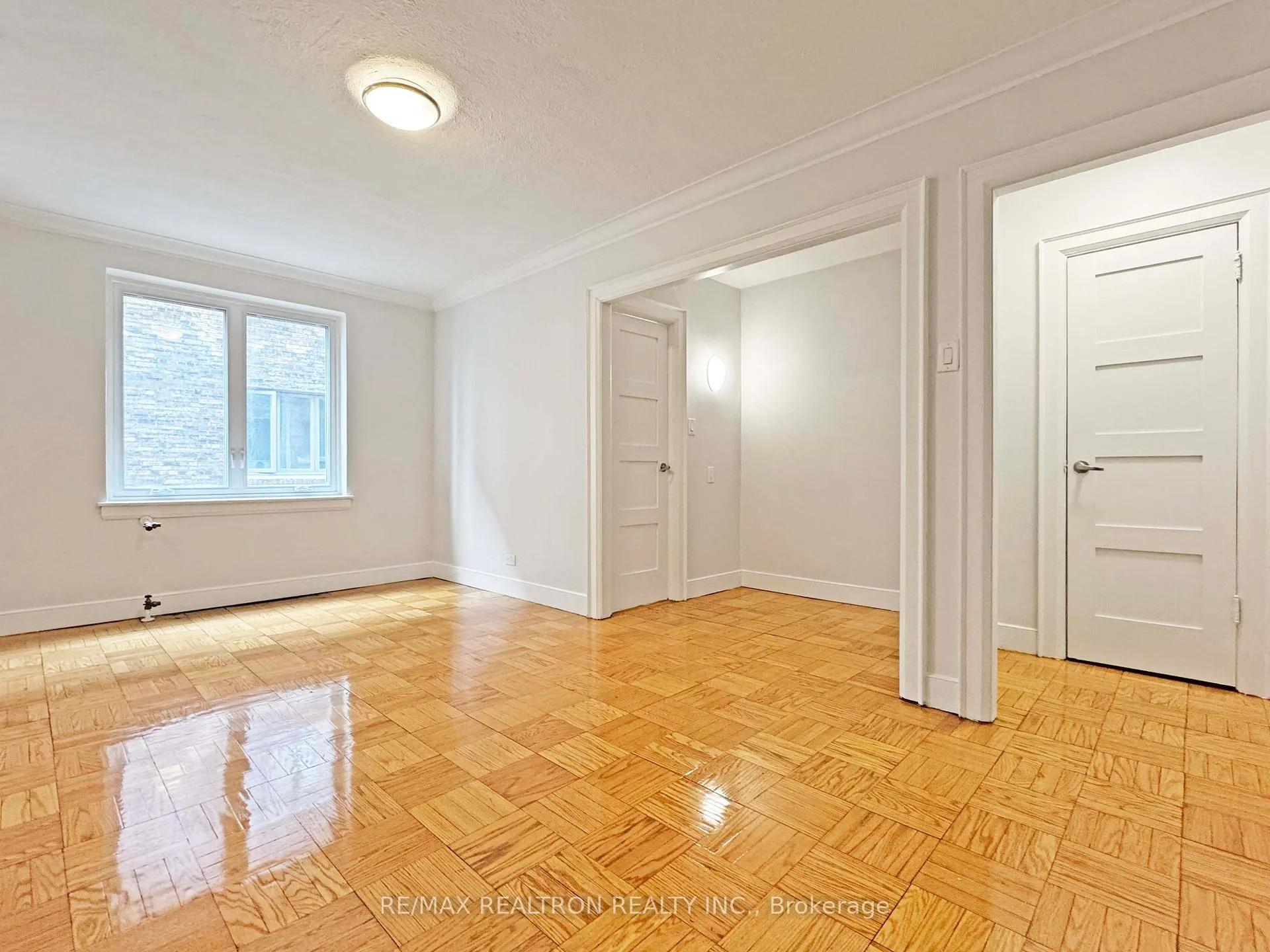 Photo 2 of Unit 414, 396 Avenue Road, Toronto, Casa Loma — HOMEH