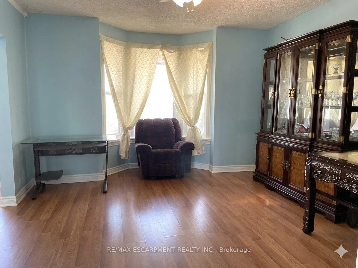 Photo 12 of 54 Edinburgh Avenue, Hamilton, Crown Point — HOMEH