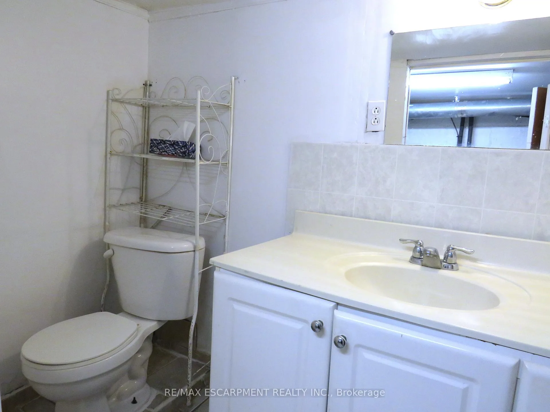 Photo 18 of 54 Edinburgh Avenue, Hamilton, Crown Point — HOMEH
