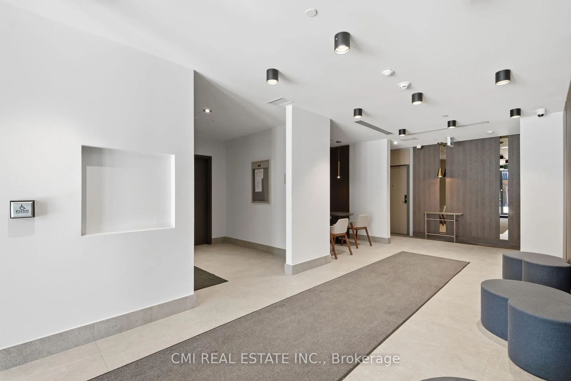 Photo 4 of Unit 211, 1440 Clarriagea Court, Milton, Ford — HOMEH