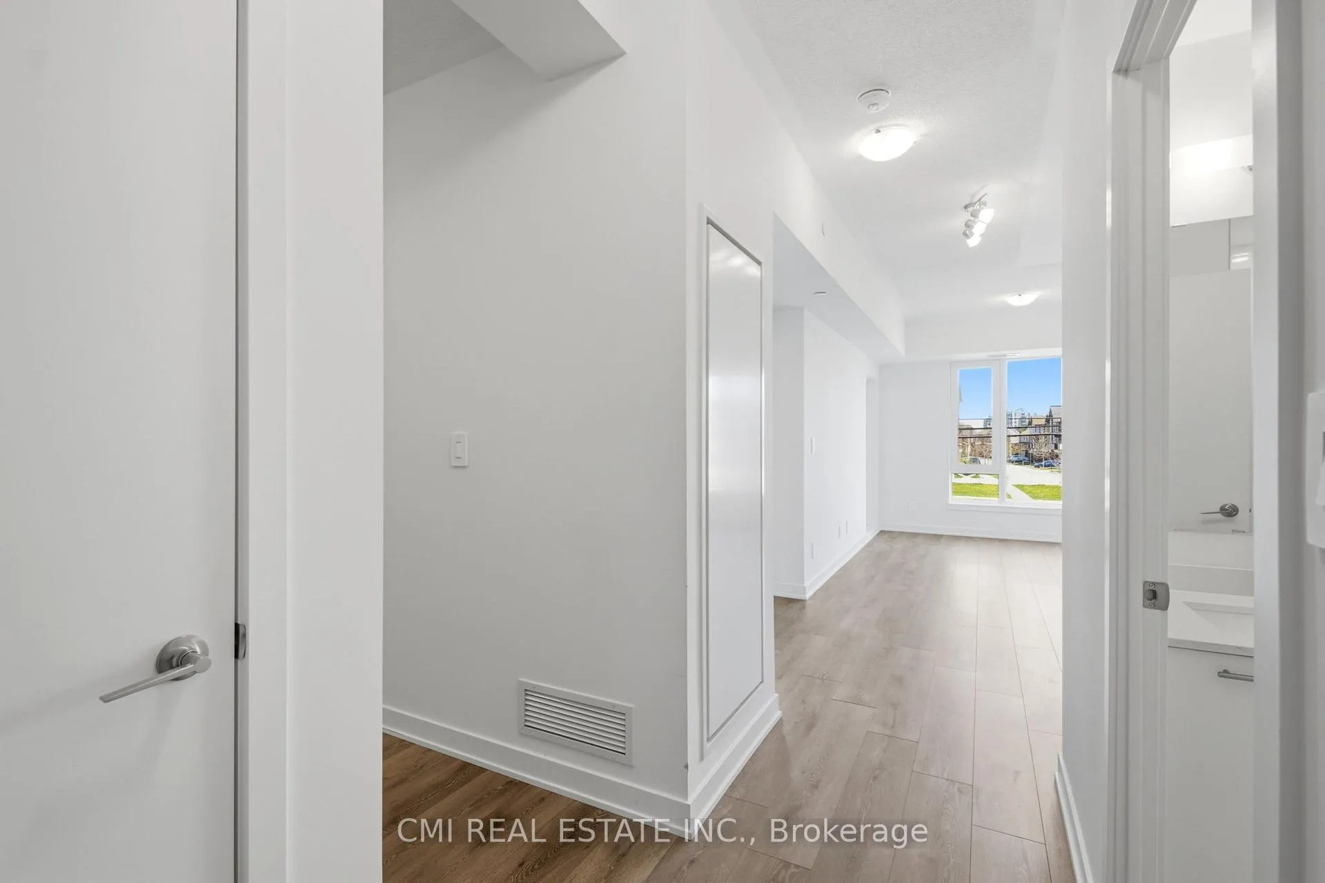 Photo 7 of Unit 211, 1440 Clarriagea Court, Milton, Ford — HOMEH
