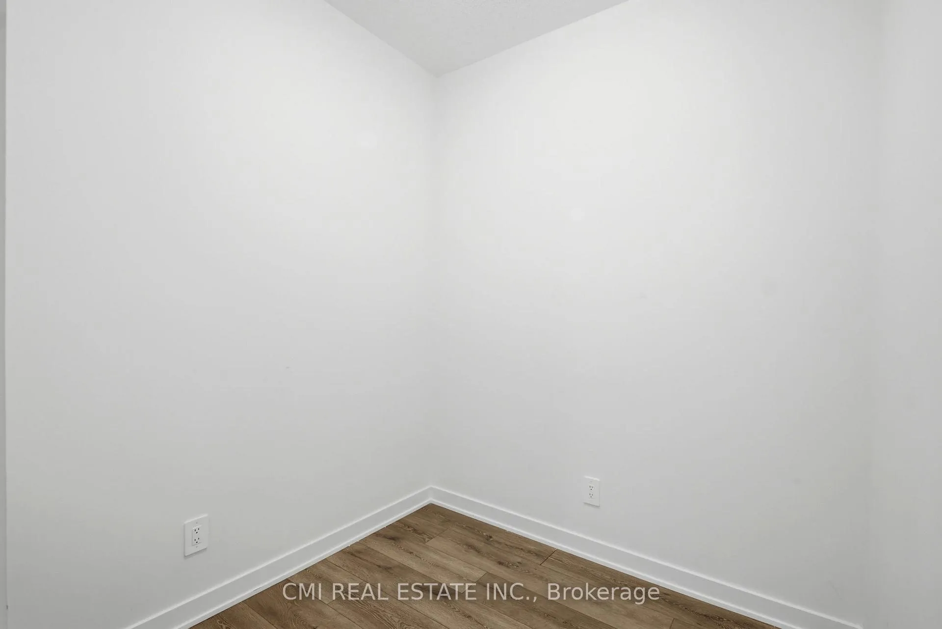 Photo 19 of Unit 211, 1440 Clarriagea Court, Milton, Ford — HOMEH