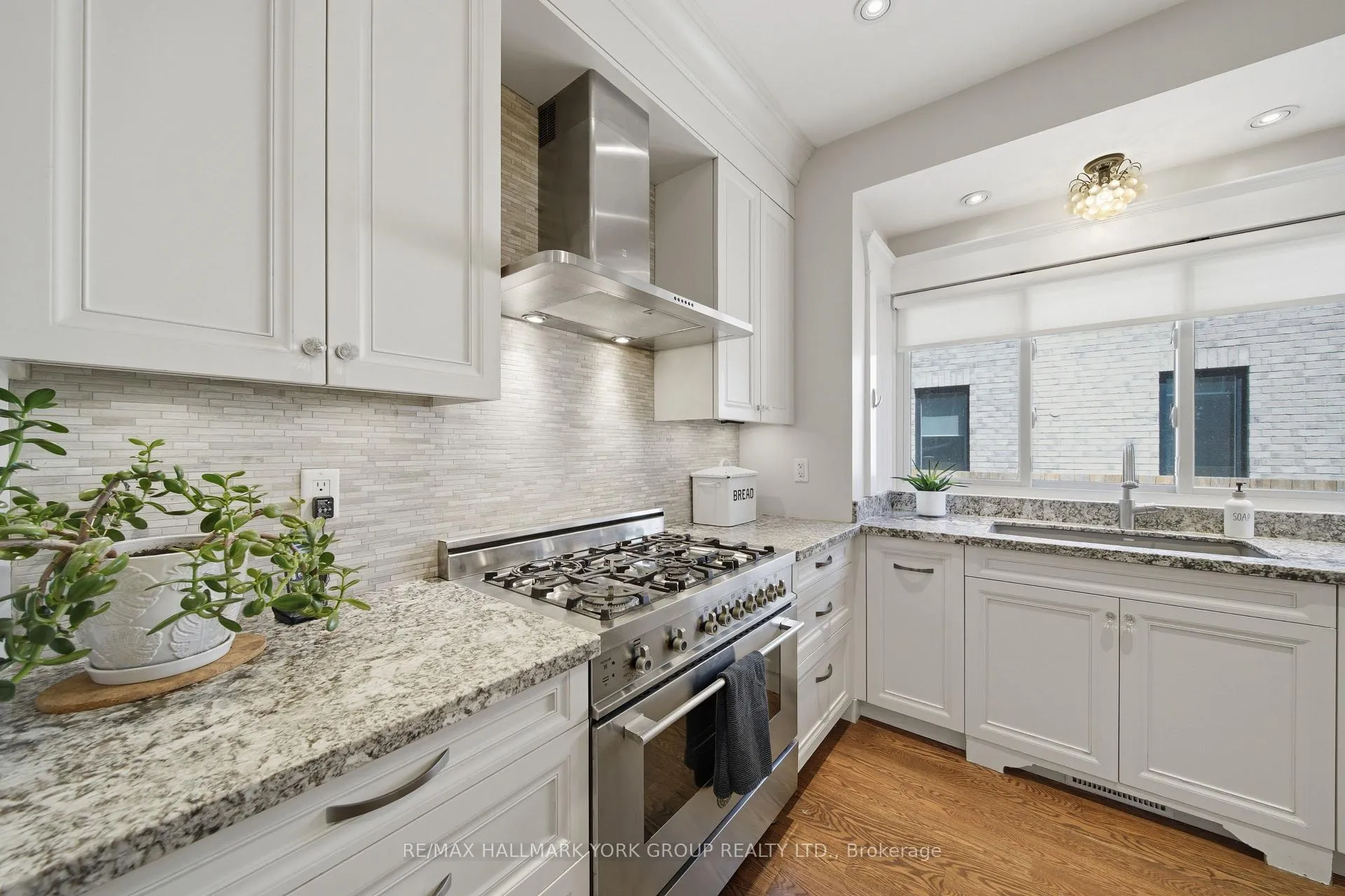 Photo 11 of 142 Temperance Street, Aurora, Aurora Village — HOMEH