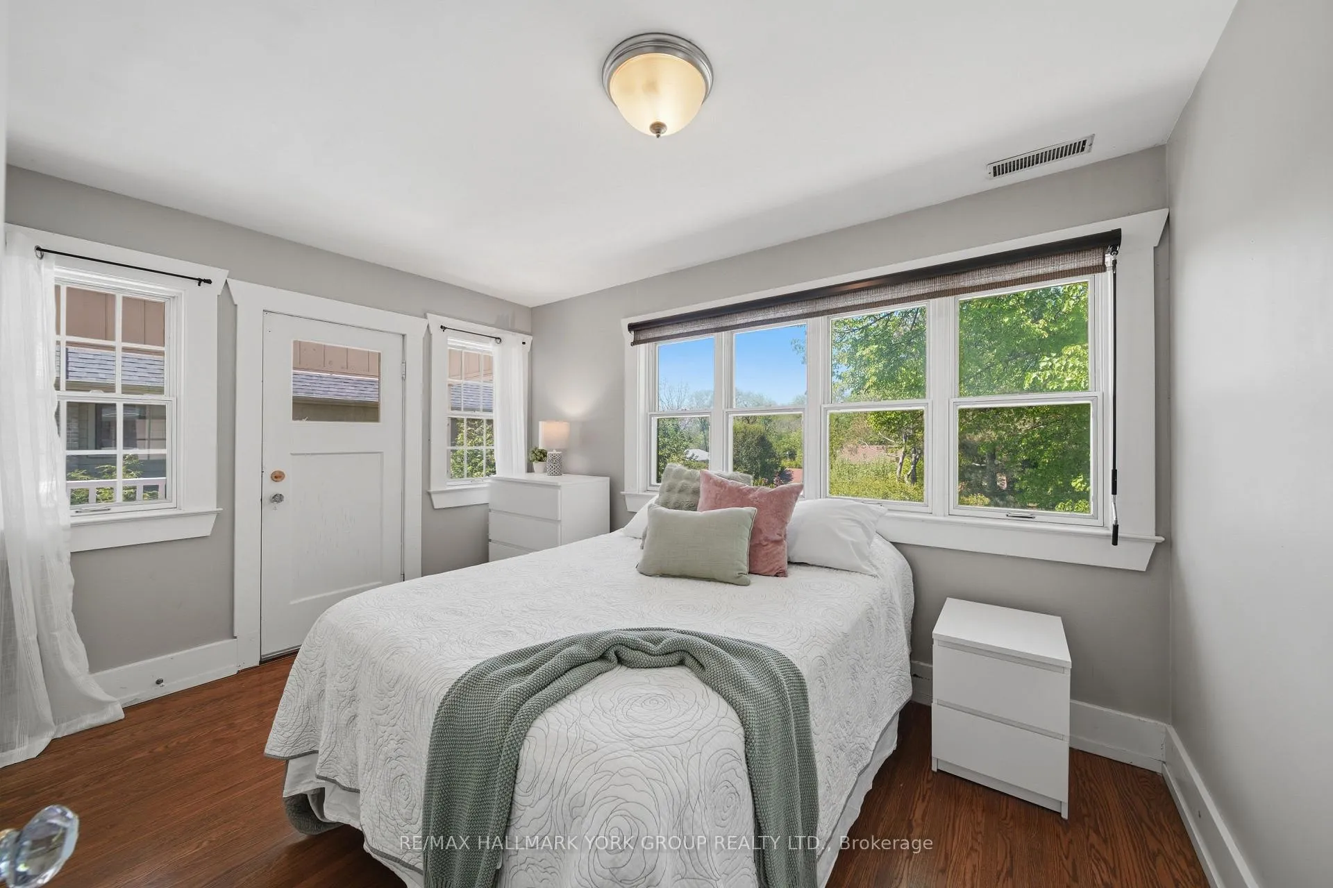 Photo 19 of 142 Temperance Street, Aurora, Aurora Village — HOMEH