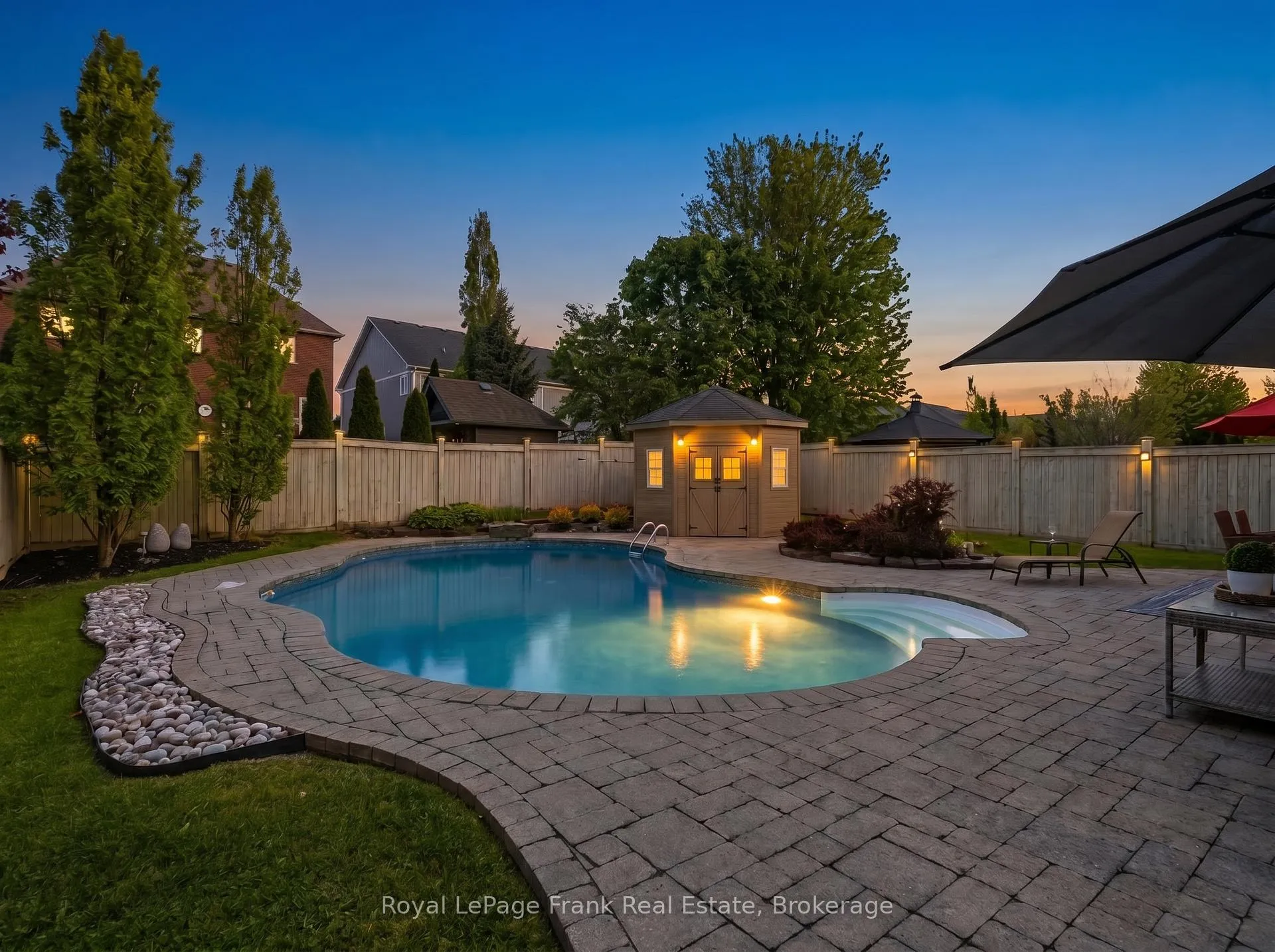 Photo 2 of 15 Jordan Court, Whitby, Brooklin — HOMEH