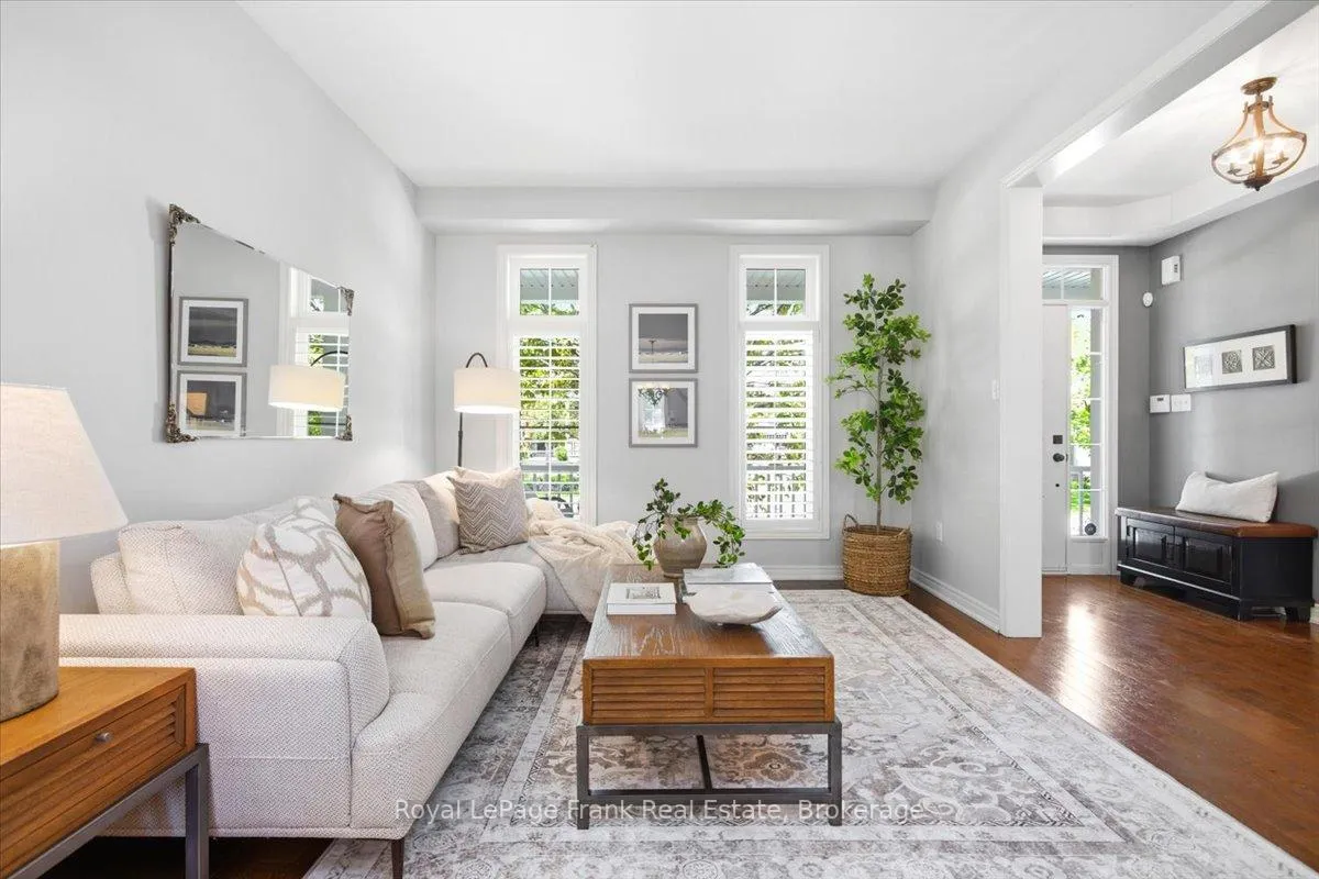 Photo 6 of 15 Jordan Court, Whitby, Brooklin — HOMEH
