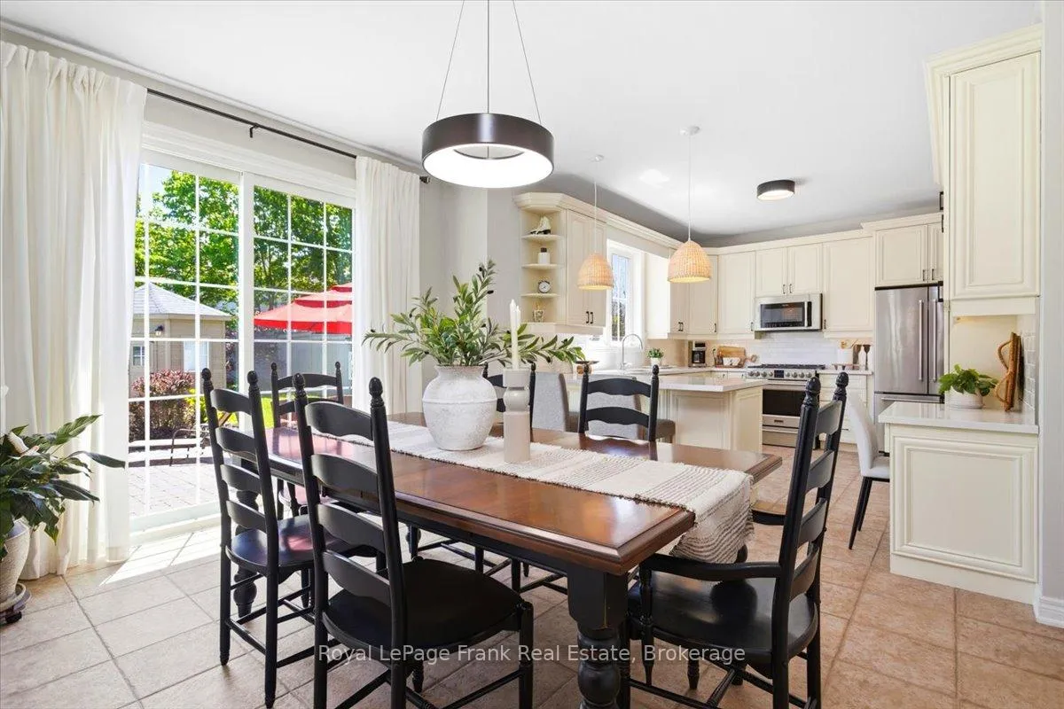 Photo 9 of 15 Jordan Court, Whitby, Brooklin — HOMEH