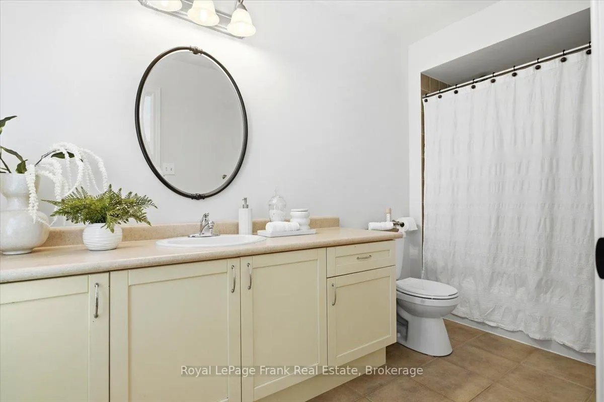 Photo 28 of 15 Jordan Court, Whitby, Brooklin — HOMEH