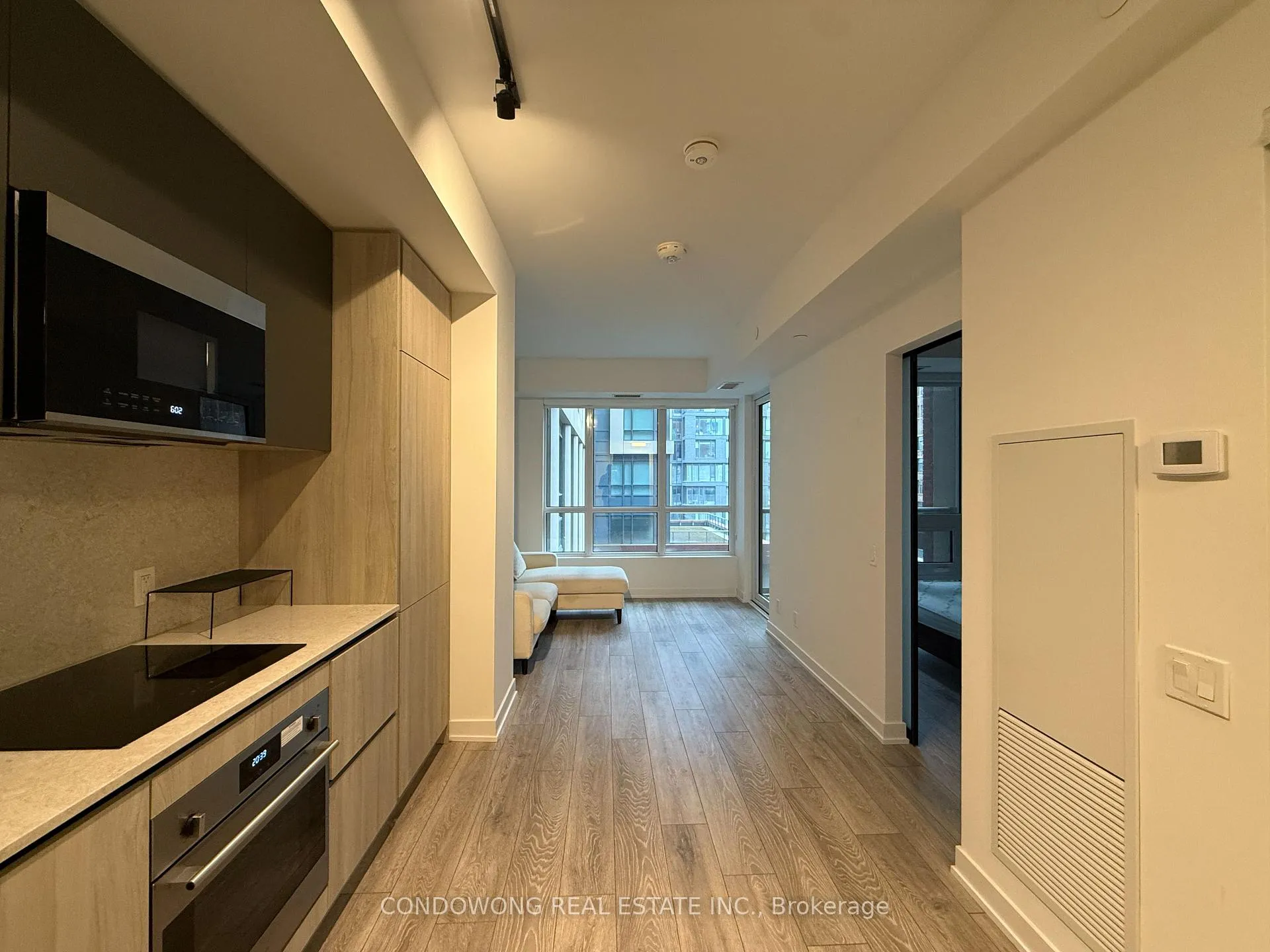 Photo 1 of Unit 912, 108 Peter Street, Toronto, Waterfront Communities — HOMEH
