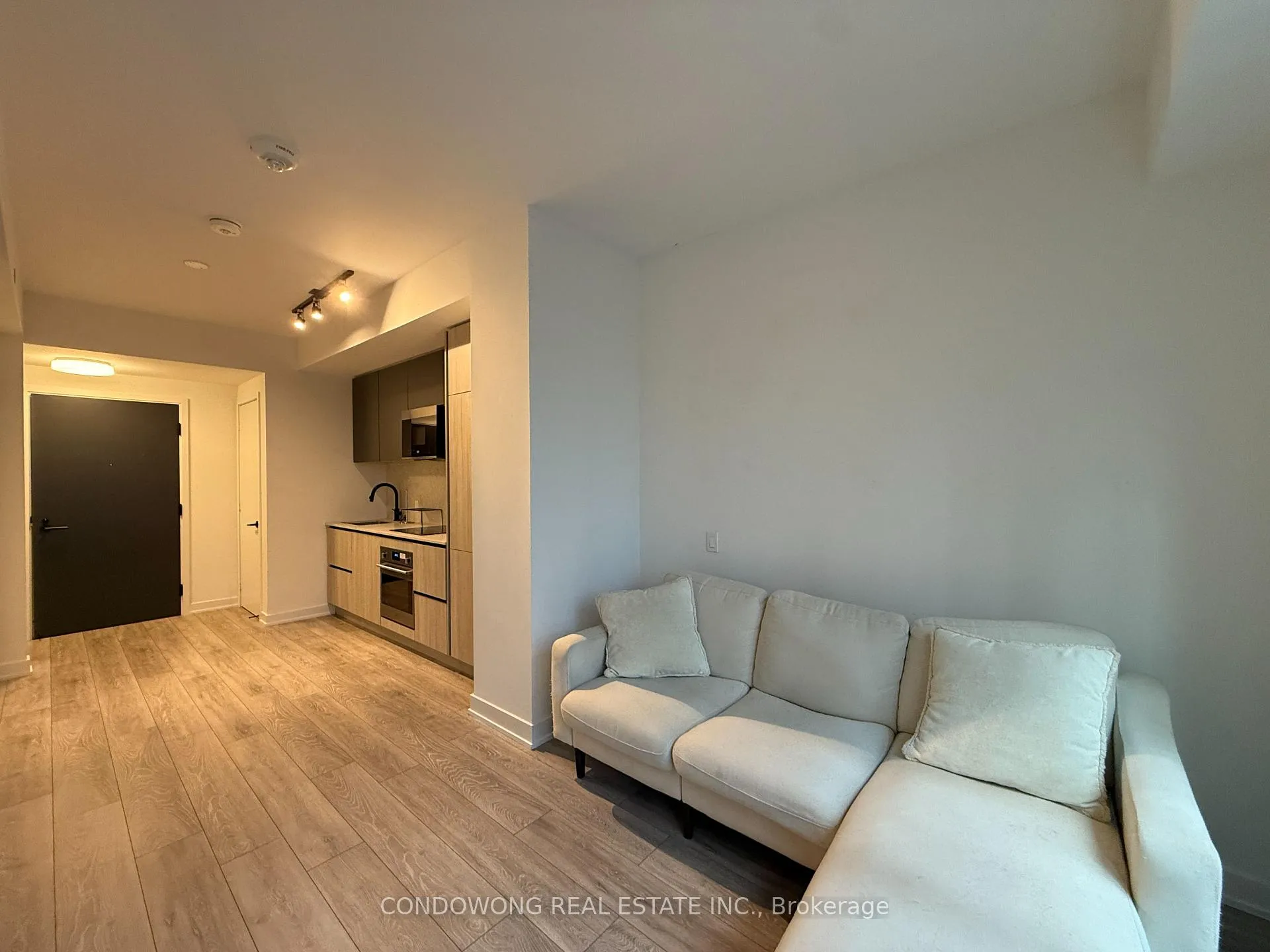 Photo 3 of Unit 912, 108 Peter Street, Toronto, Waterfront Communities — HOMEH