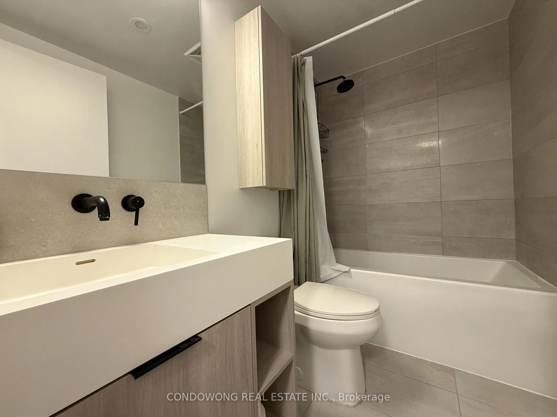 Photo 6 of Unit 912, 108 Peter Street, Toronto, Waterfront Communities — HOMEH