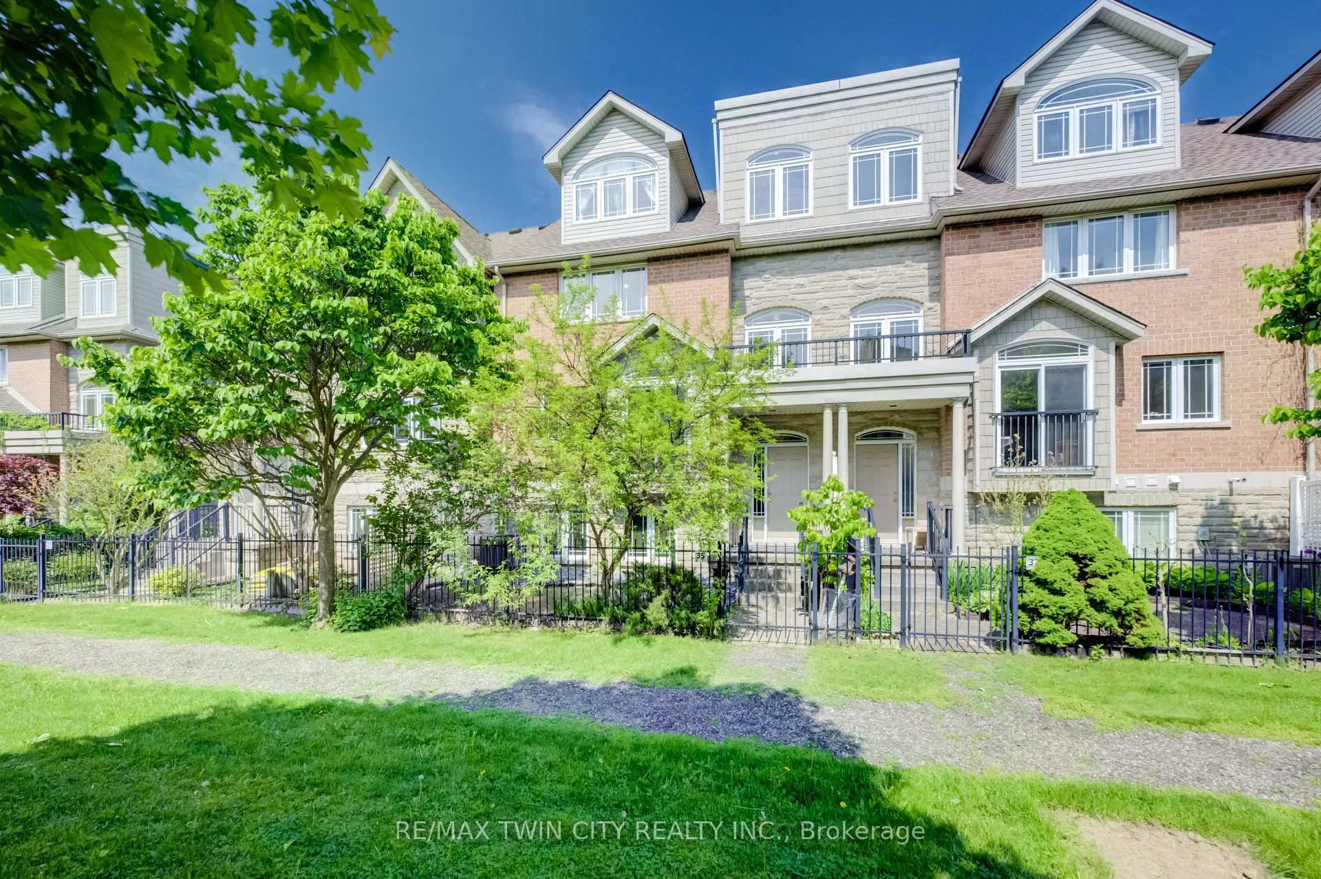 Photo 1 of 35 Grosvenor Lane, Cambridge, East Galt — HOMEH