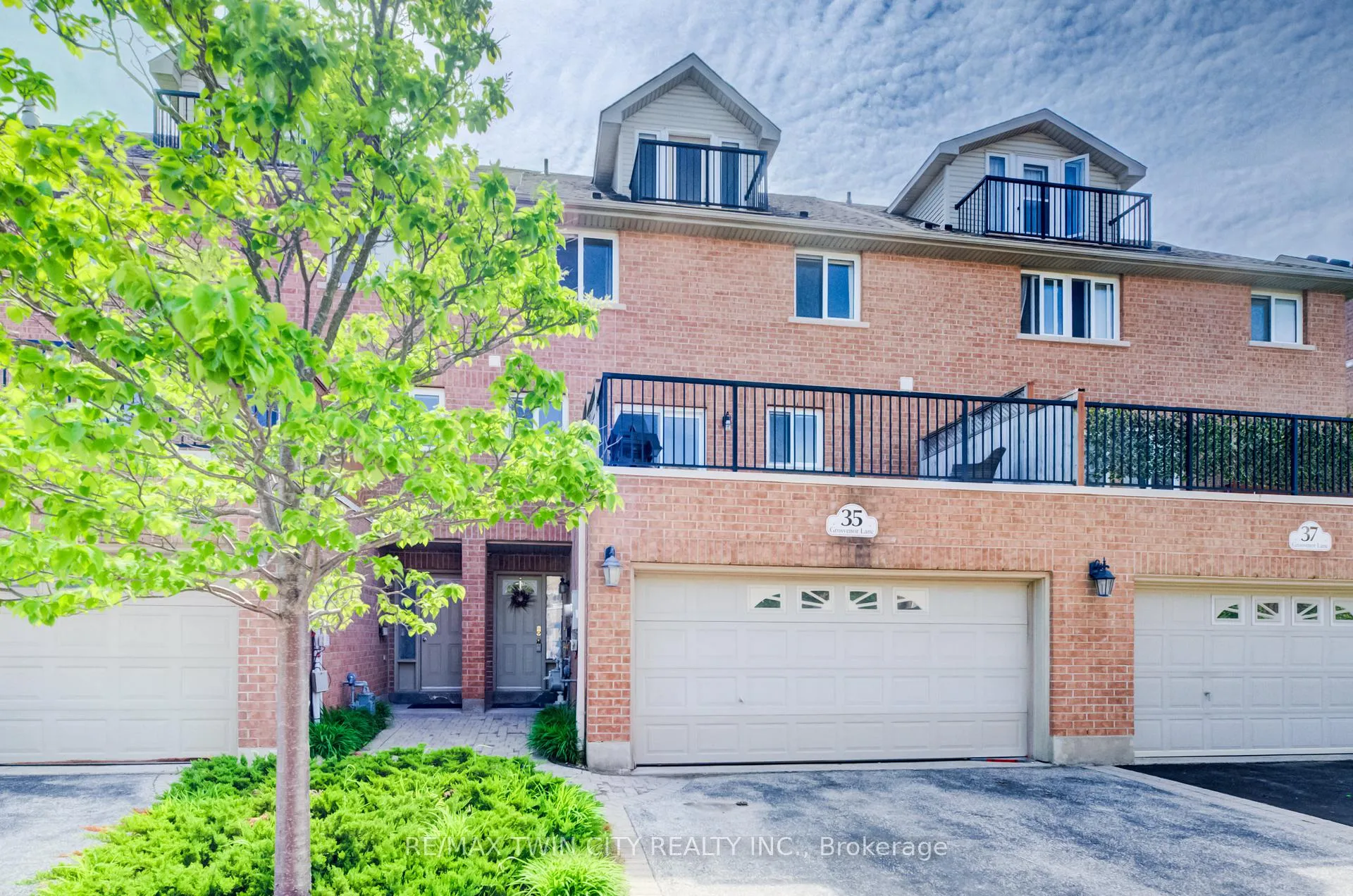 Photo 3 of 35 Grosvenor Lane, Cambridge, East Galt — HOMEH