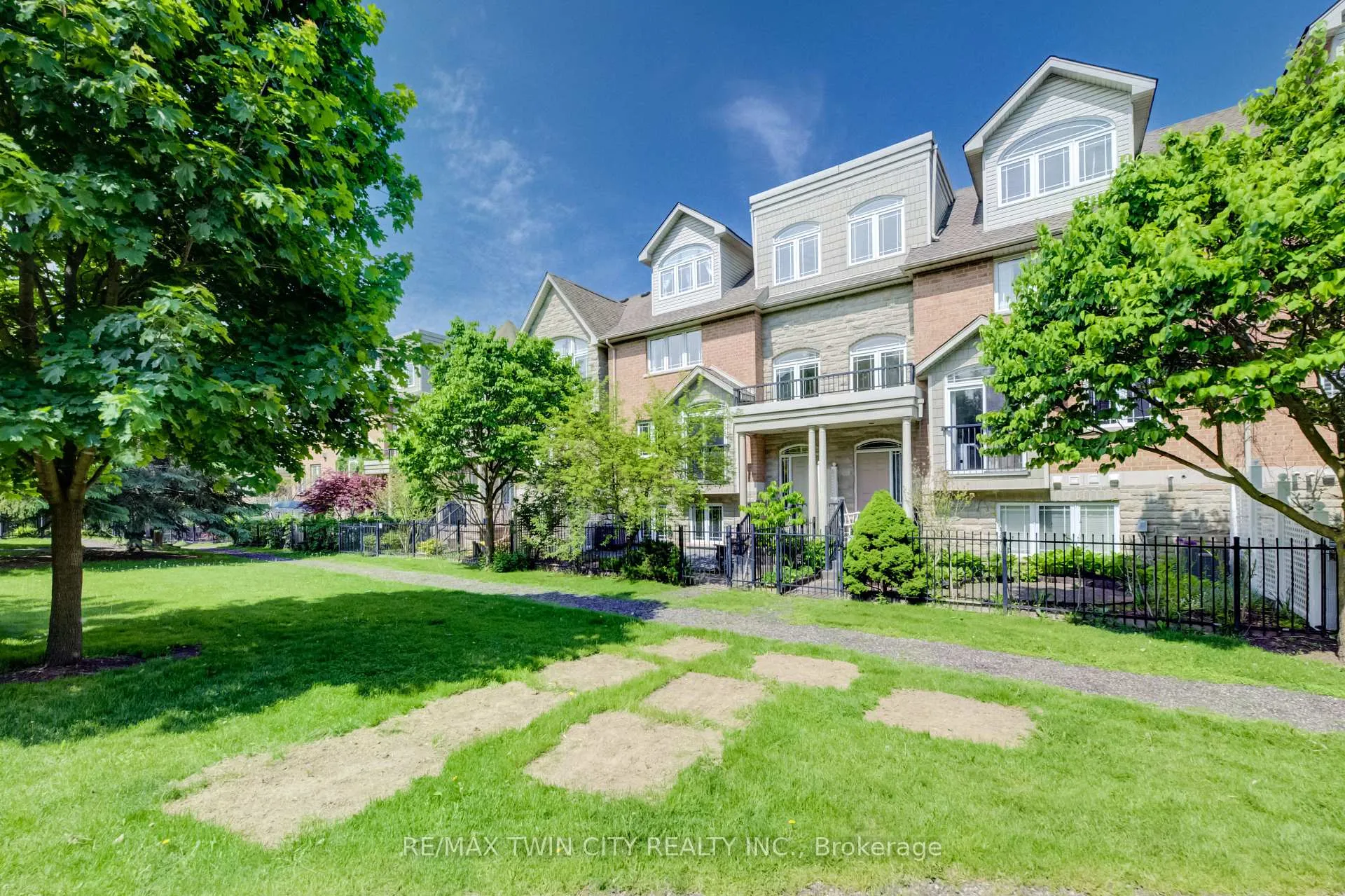 Photo 36 of 35 Grosvenor Lane, Cambridge, East Galt — HOMEH