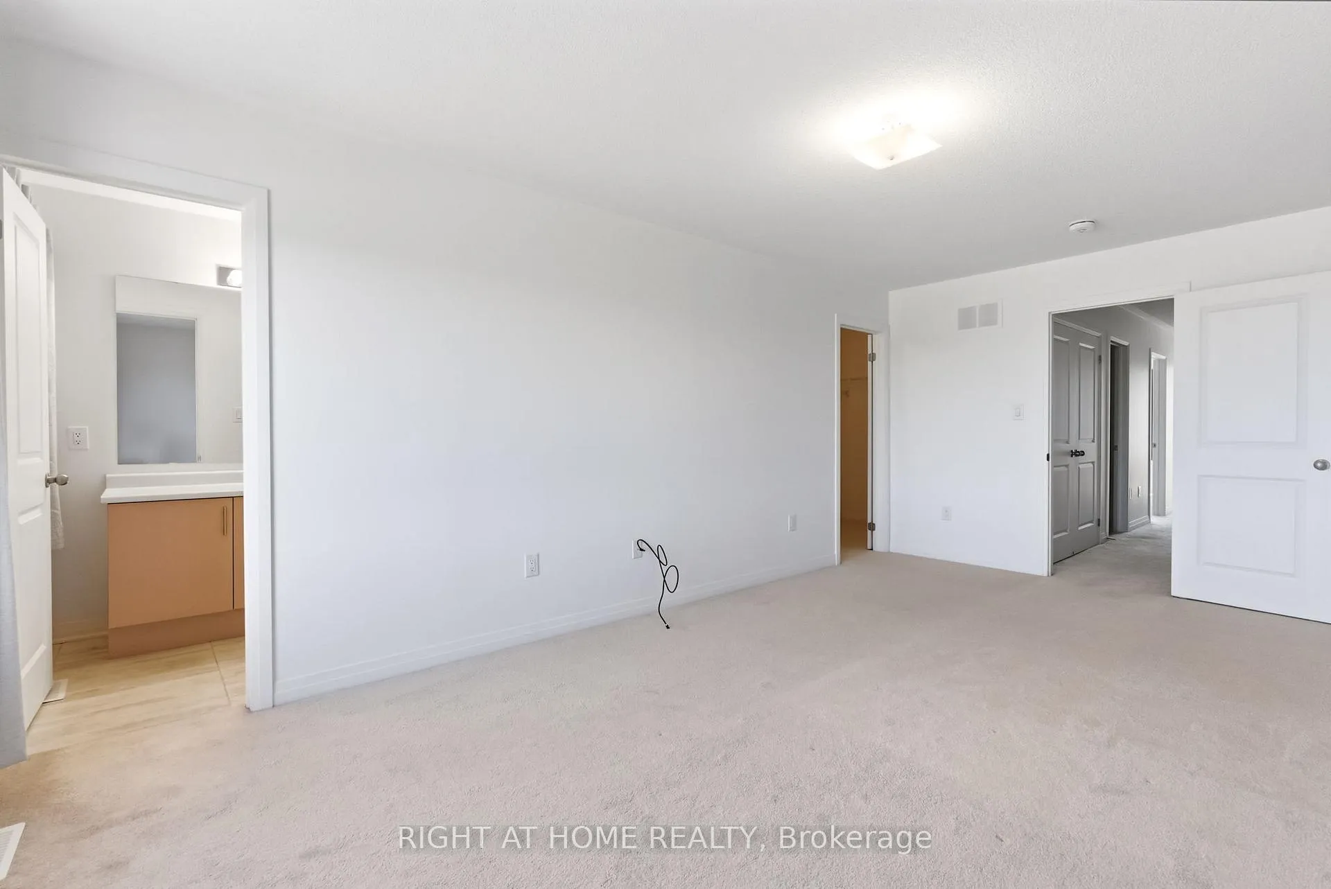 Photo 18 of 152 Sailors Landing, Clarington, Bowmanville — HOMEH
