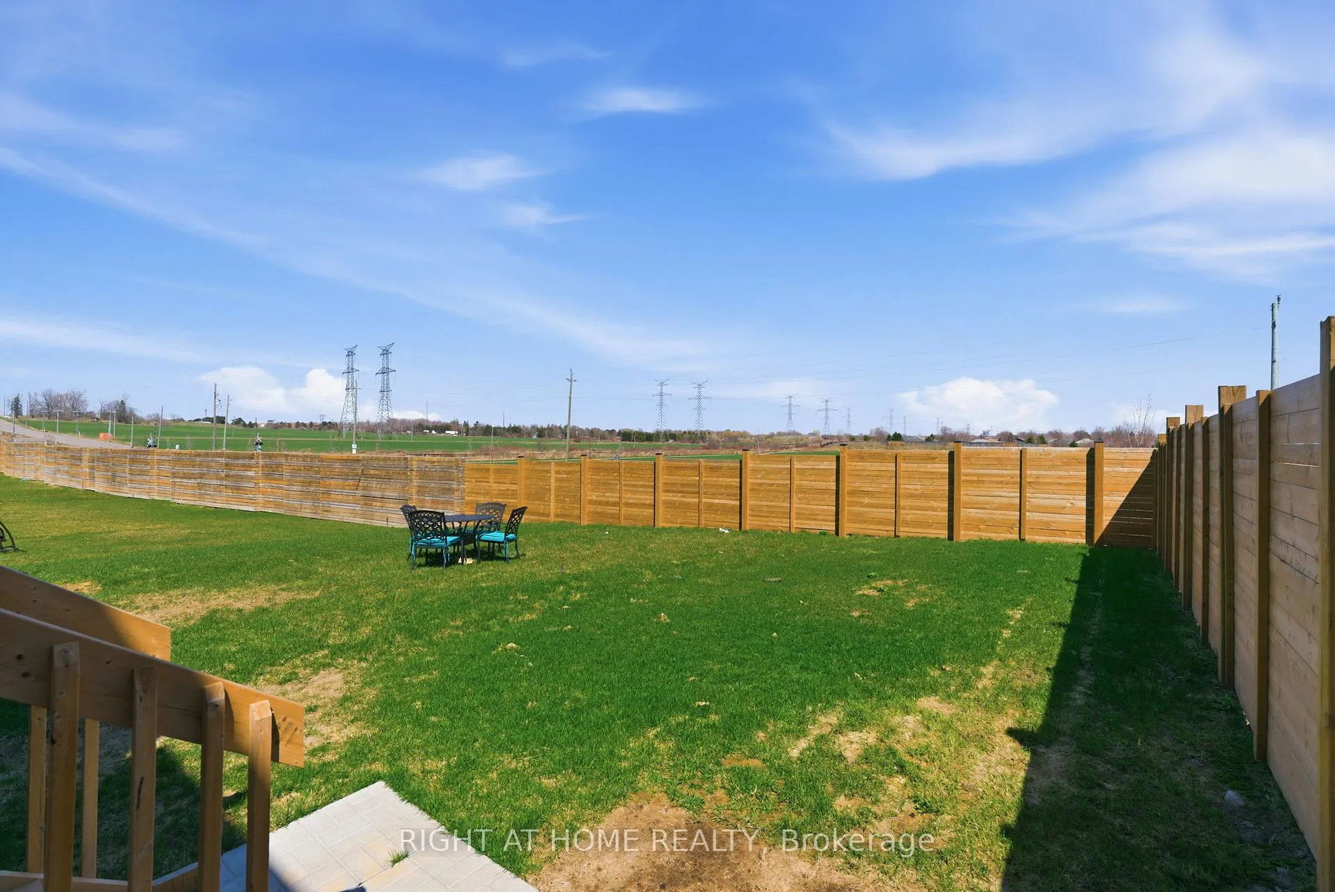 Photo 42 of 152 Sailors Landing, Clarington, Bowmanville — HOMEH