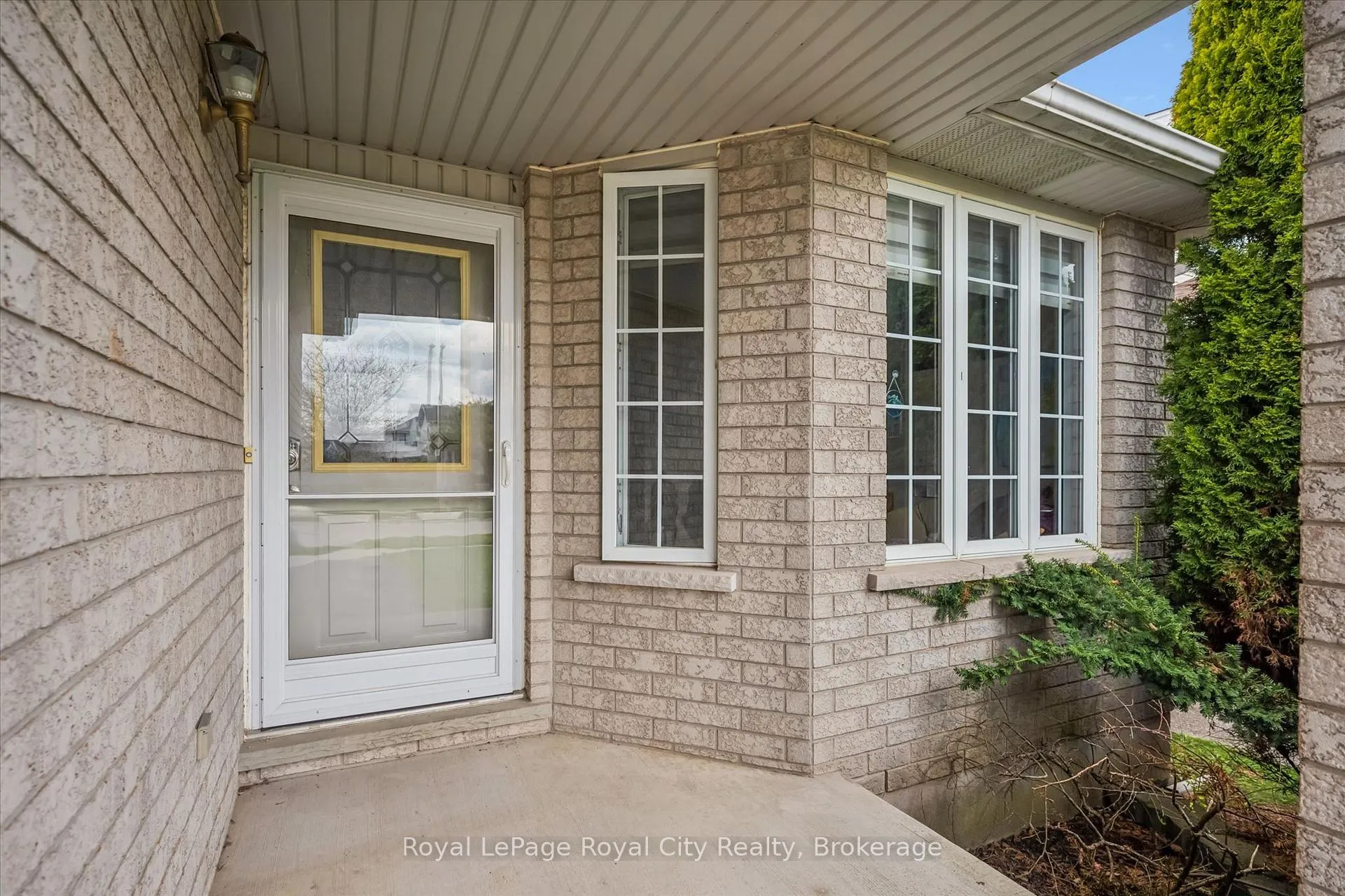 Photo 2 of 45 Borland Drive, Guelph, Clairfields/Hanlon Business Park — HOMEH