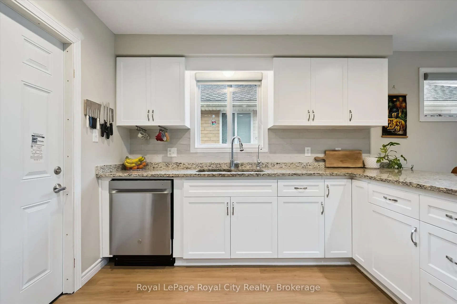Photo 10 of 45 Borland Drive, Guelph, Clairfields/Hanlon Business Park — HOMEH