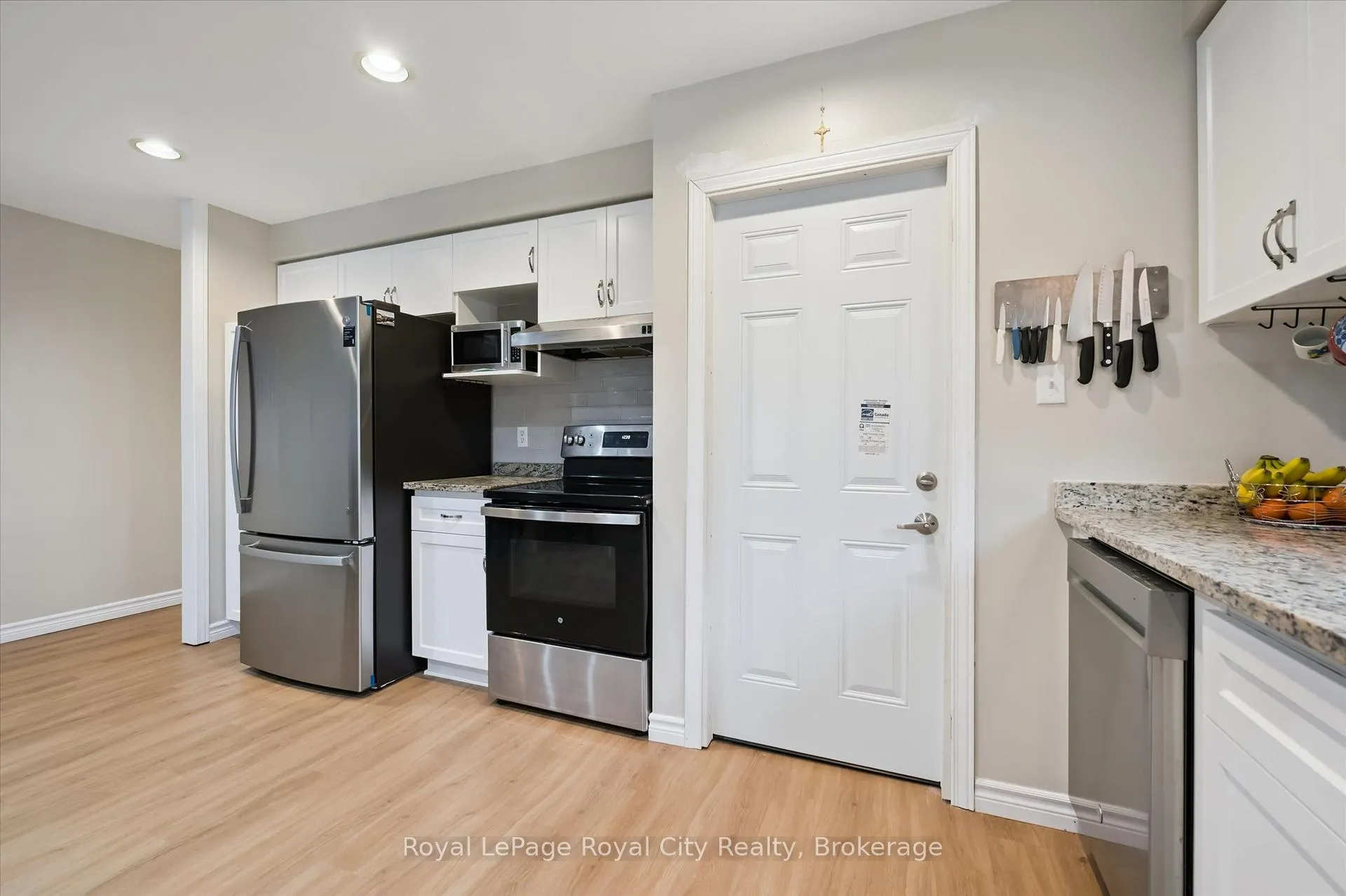 Photo 11 of 45 Borland Drive, Guelph, Clairfields/Hanlon Business Park — HOMEH
