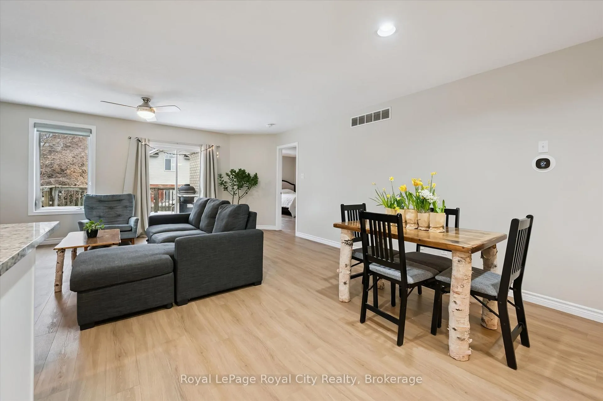Photo 13 of 45 Borland Drive, Guelph, Clairfields/Hanlon Business Park — HOMEH
