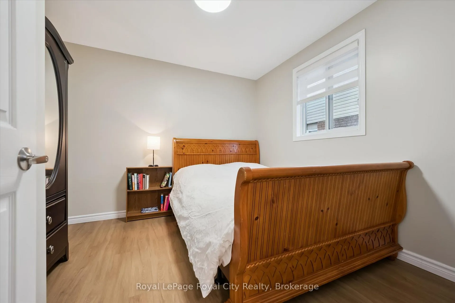 Photo 25 of 45 Borland Drive, Guelph, Clairfields/Hanlon Business Park — HOMEH