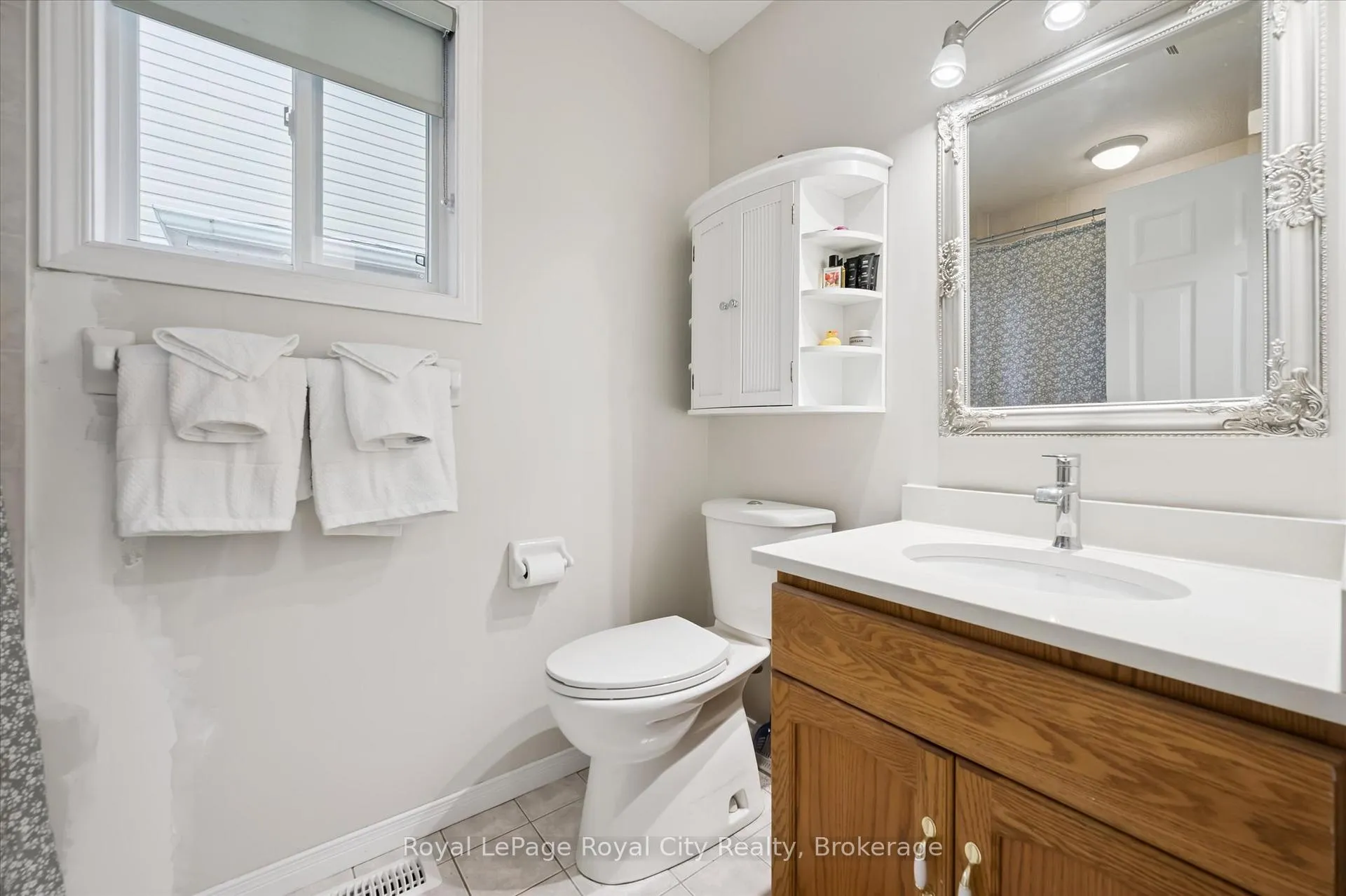 Photo 27 of 45 Borland Drive, Guelph, Clairfields/Hanlon Business Park — HOMEH