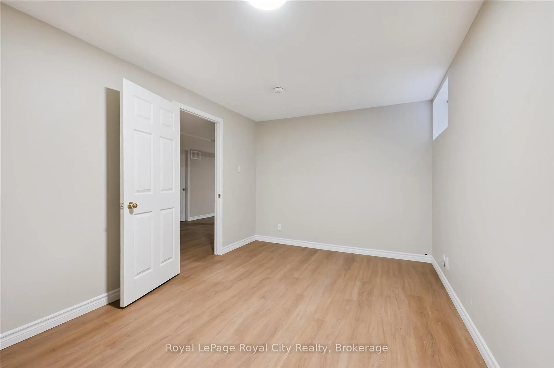 Photo 38 of 45 Borland Drive, Guelph, Clairfields/Hanlon Business Park — HOMEH