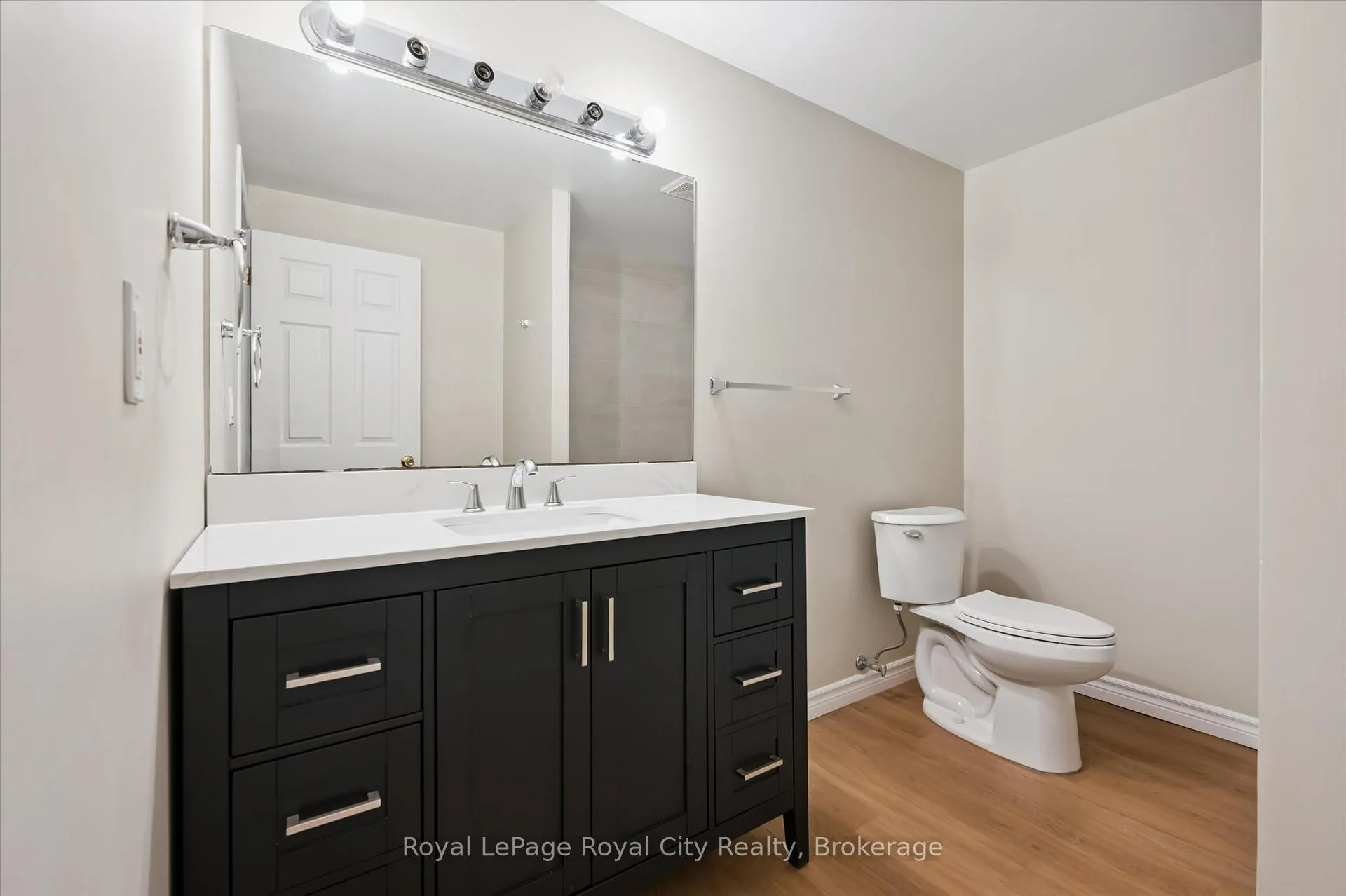 Photo 39 of 45 Borland Drive, Guelph, Clairfields/Hanlon Business Park — HOMEH