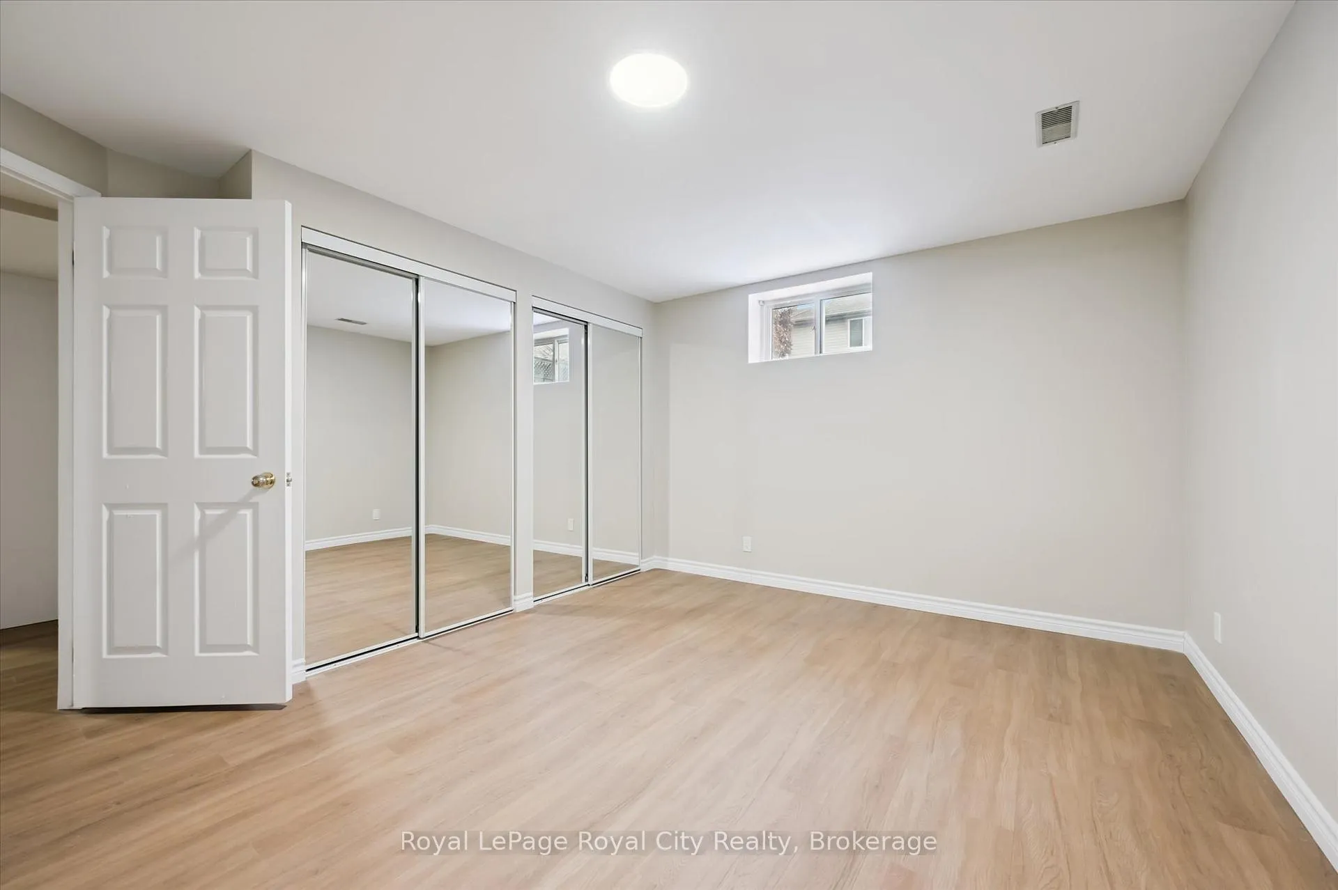 Photo 40 of 45 Borland Drive, Guelph, Clairfields/Hanlon Business Park — HOMEH