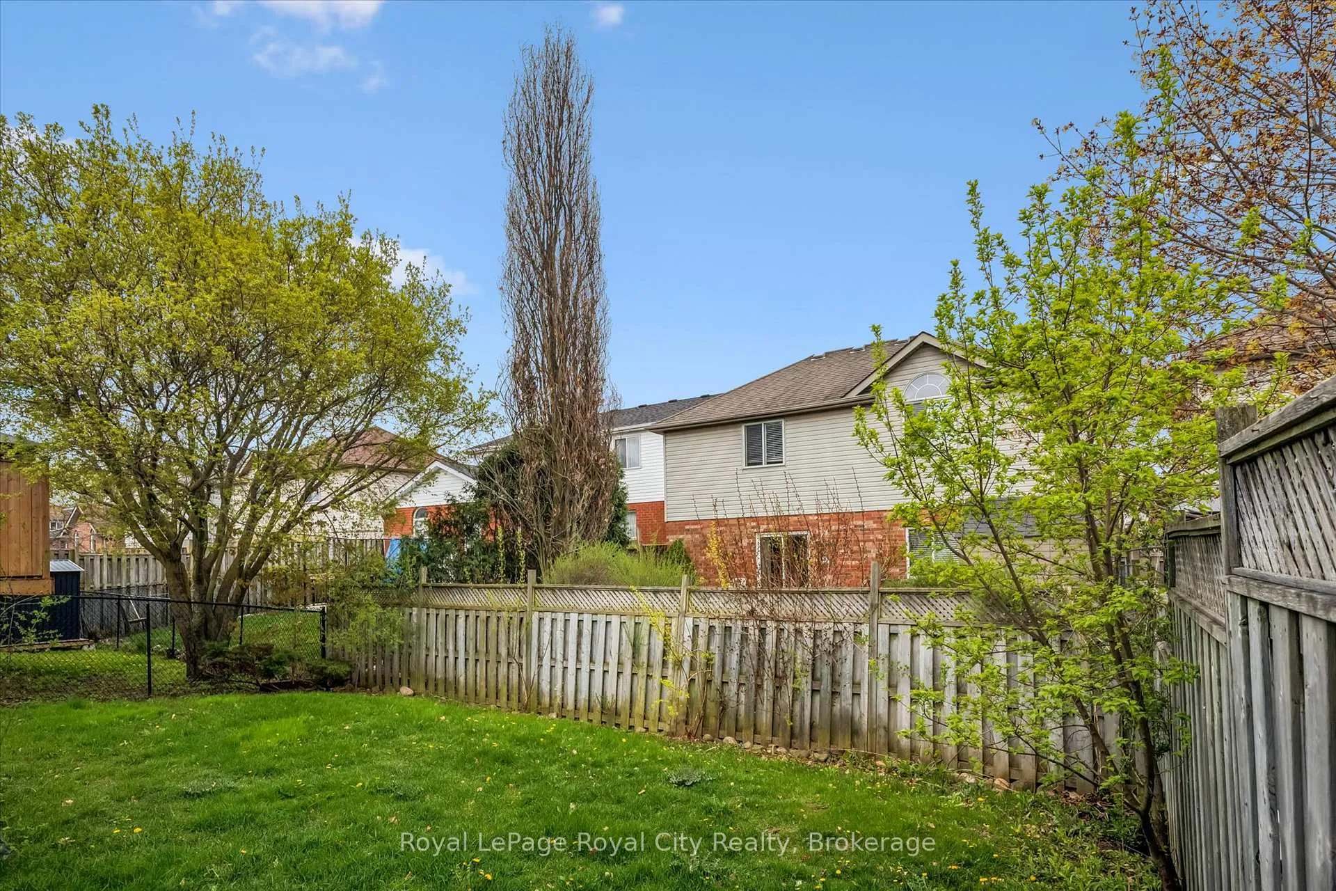 Photo 48 of 45 Borland Drive, Guelph, Clairfields/Hanlon Business Park — HOMEH