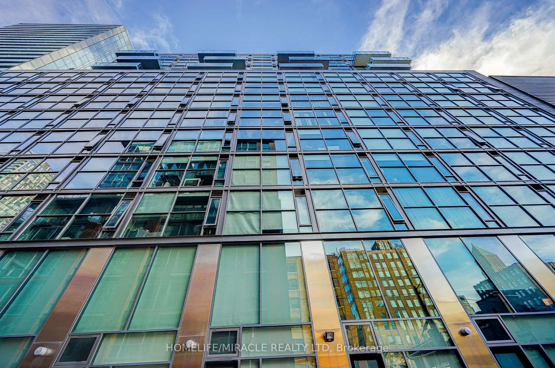 Photo 2 of Unit 701, 25 Oxley Street, Toronto, Waterfront Communities — HOMEH