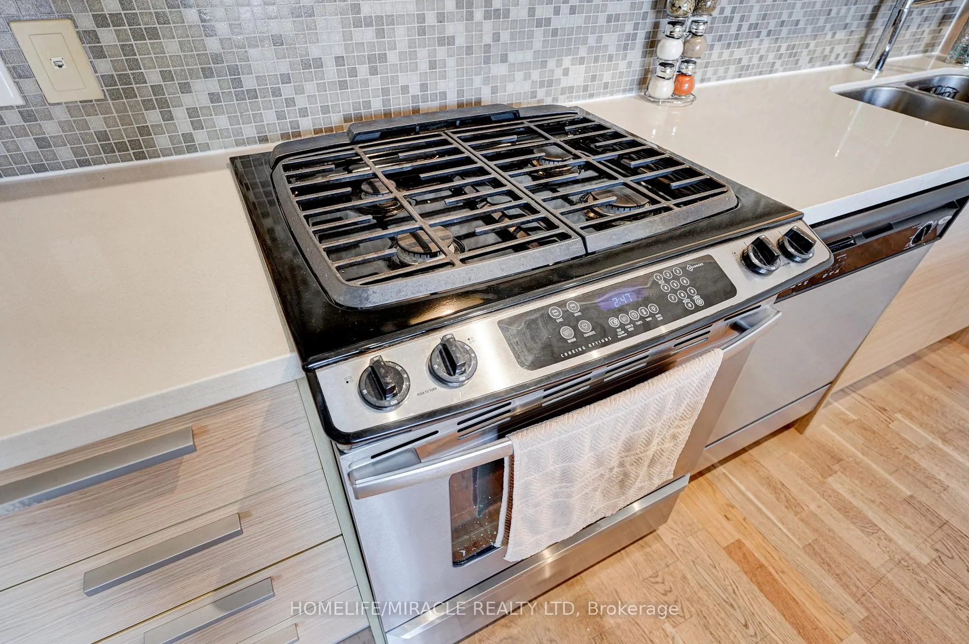 Photo 20 of Unit 701, 25 Oxley Street, Toronto, Waterfront Communities — HOMEH