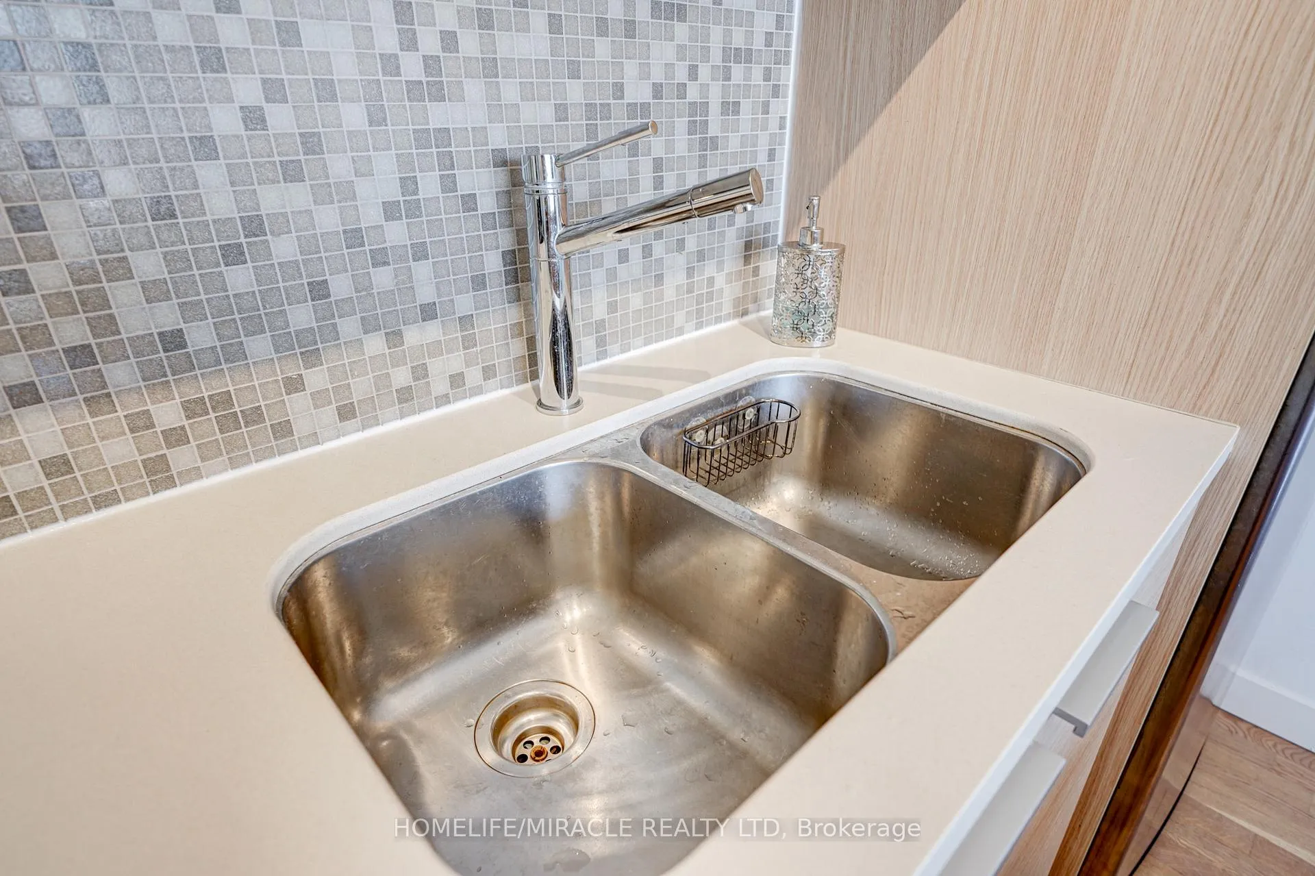 Photo 22 of Unit 701, 25 Oxley Street, Toronto, Waterfront Communities — HOMEH