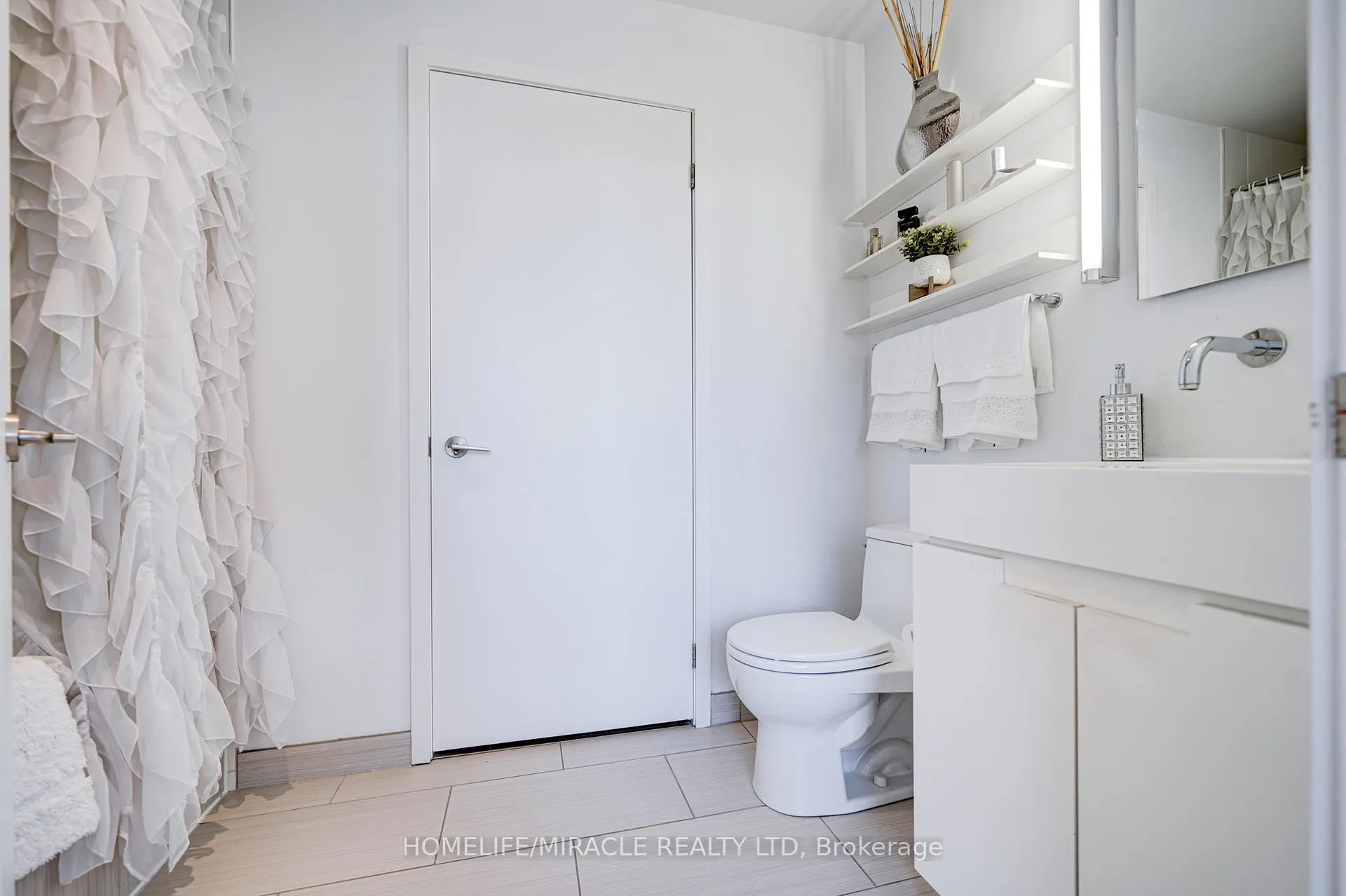 Photo 38 of Unit 701, 25 Oxley Street, Toronto, Waterfront Communities — HOMEH