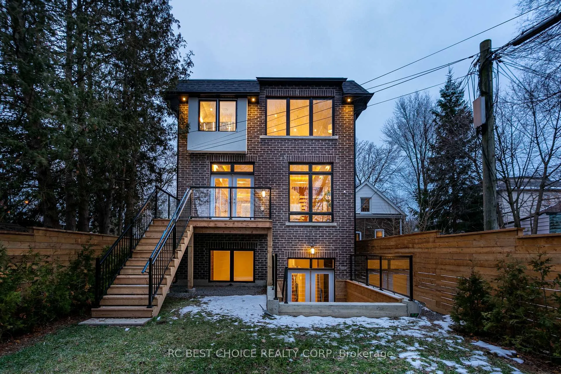 Photo 23 of 184 Mcrae Drive, Toronto, Thorncliffe Park — HOMEH