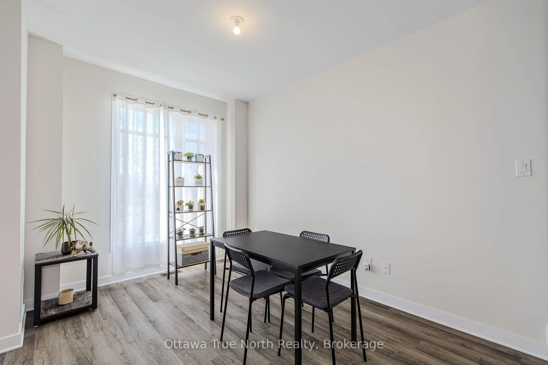 Photo 6 of 53 Wicket Private, Ottawa, Kanata - Emerald Meadows/Trailwest — HOMEH