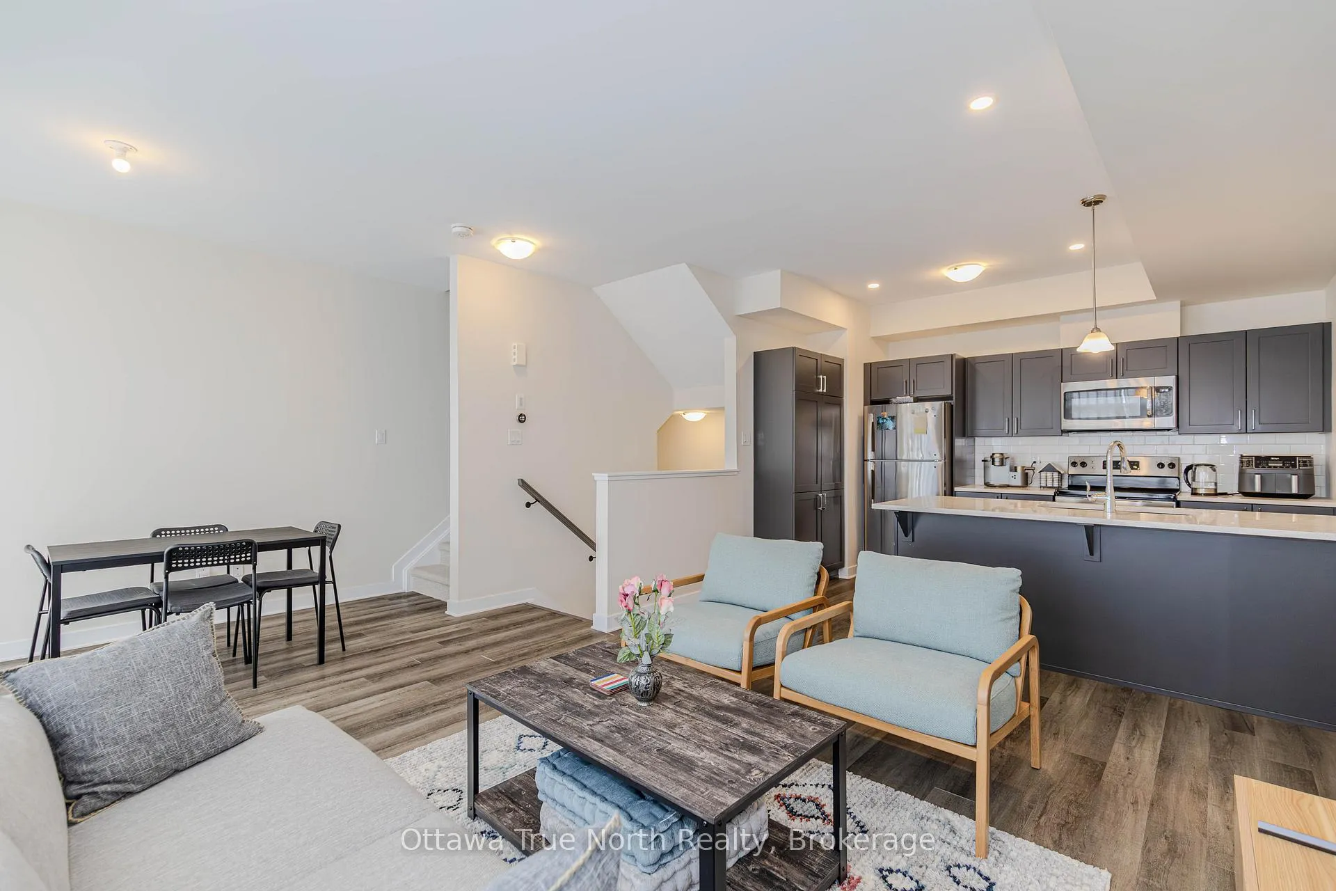 Photo 10 of 53 Wicket Private, Ottawa, Kanata - Emerald Meadows/Trailwest — HOMEH
