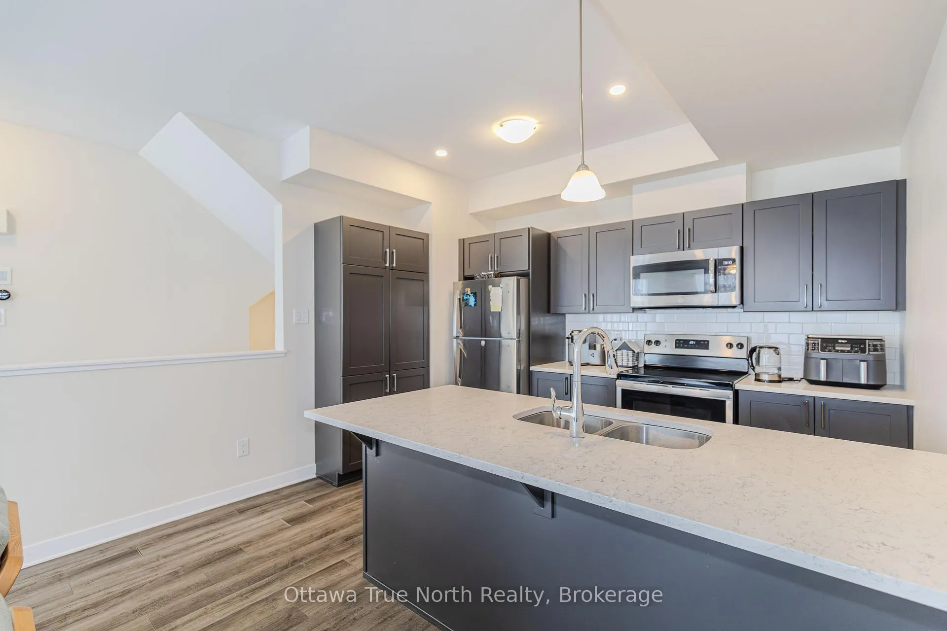 Photo 11 of 53 Wicket Private, Ottawa, Kanata - Emerald Meadows/Trailwest — HOMEH