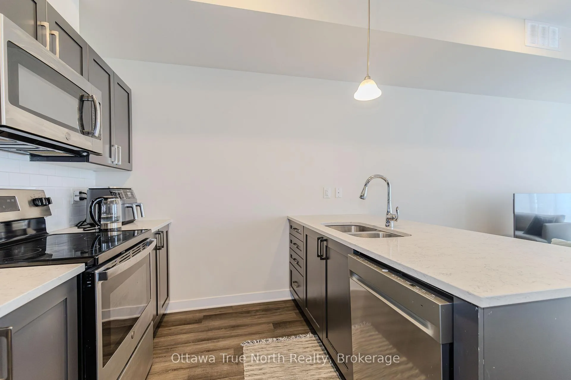Photo 13 of 53 Wicket Private, Ottawa, Kanata - Emerald Meadows/Trailwest — HOMEH