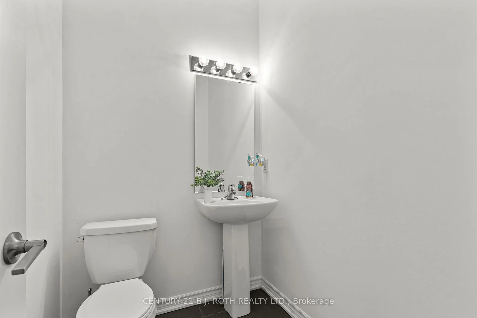 Photo 4 of 21 Brown Bear Street, Barrie, Holly — HOMEH