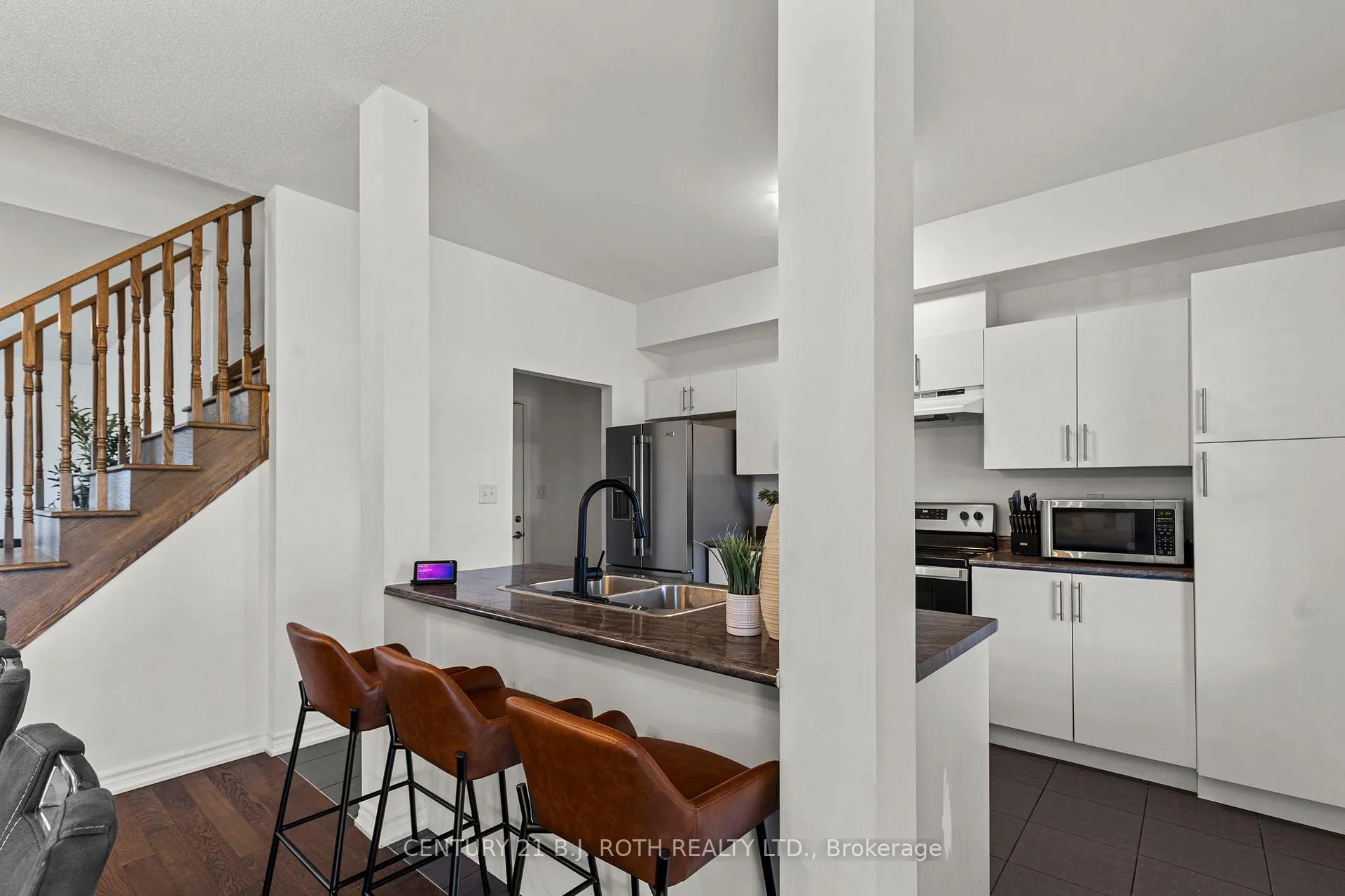 Photo 9 of 21 Brown Bear Street, Barrie, Holly — HOMEH